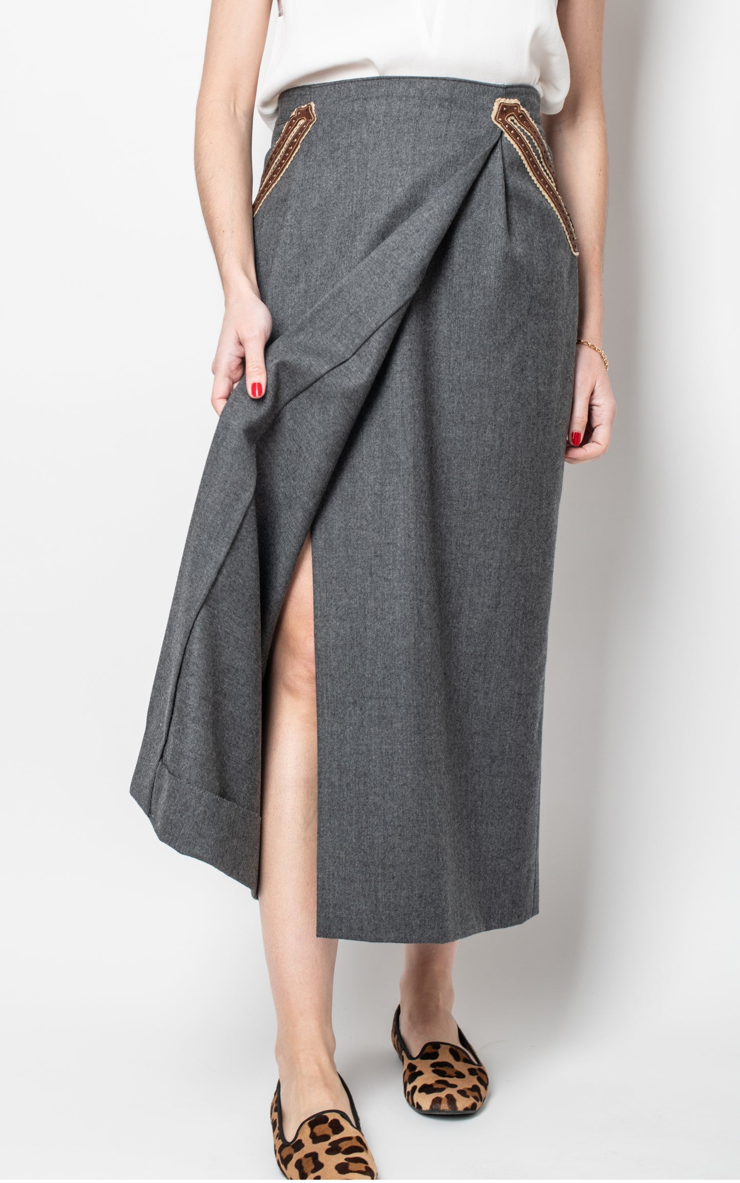 Falda gris larga