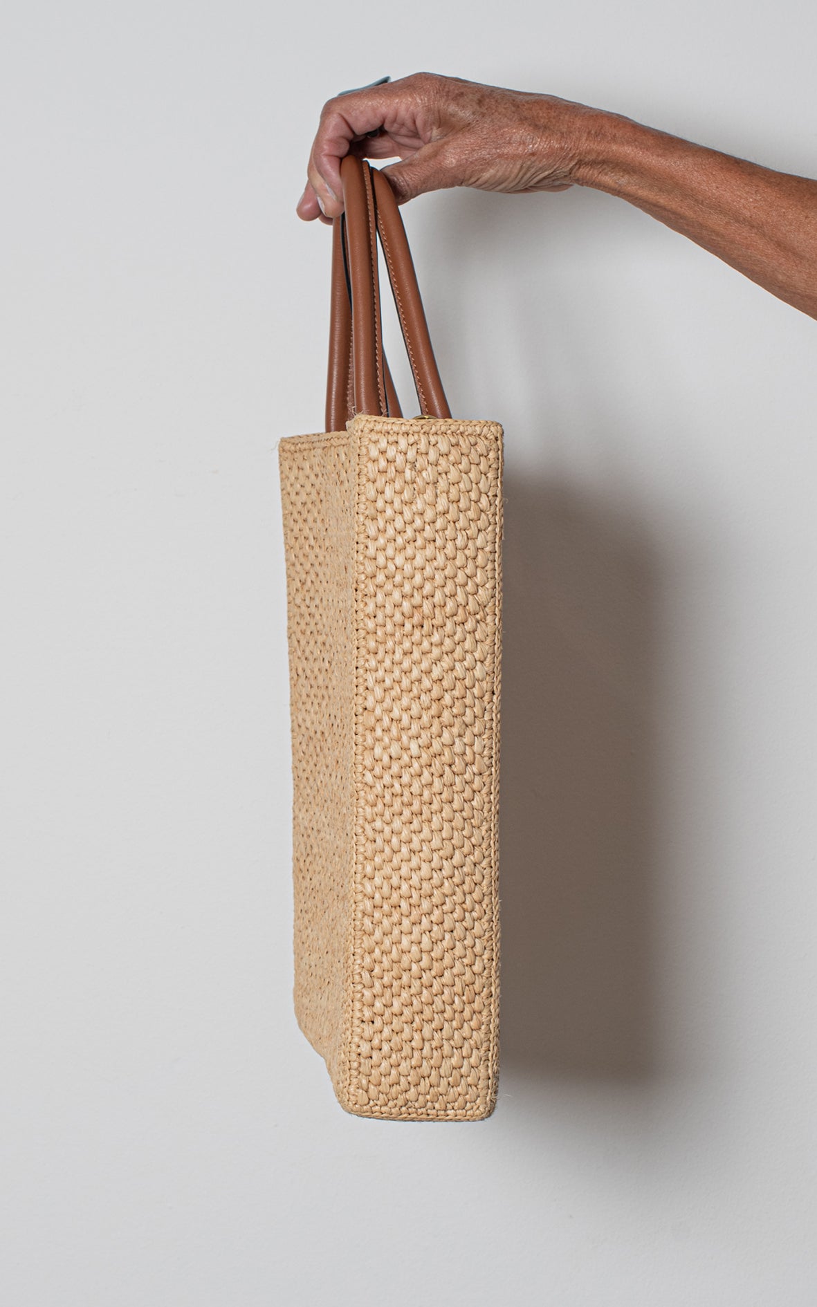 Bolso rafia sobre standard A4 tote