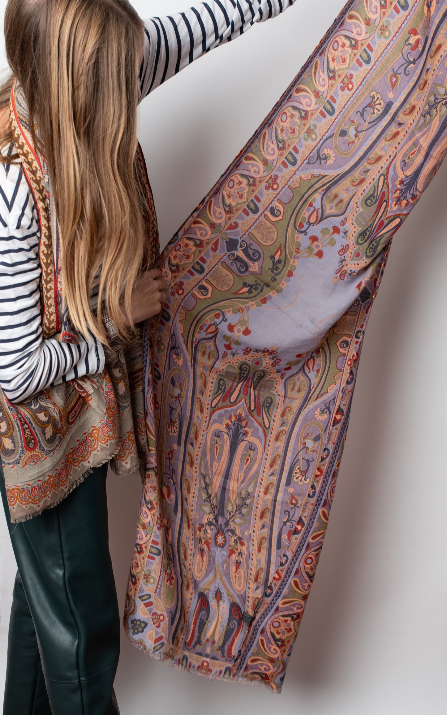 Pañuelo tonos salmon y morado