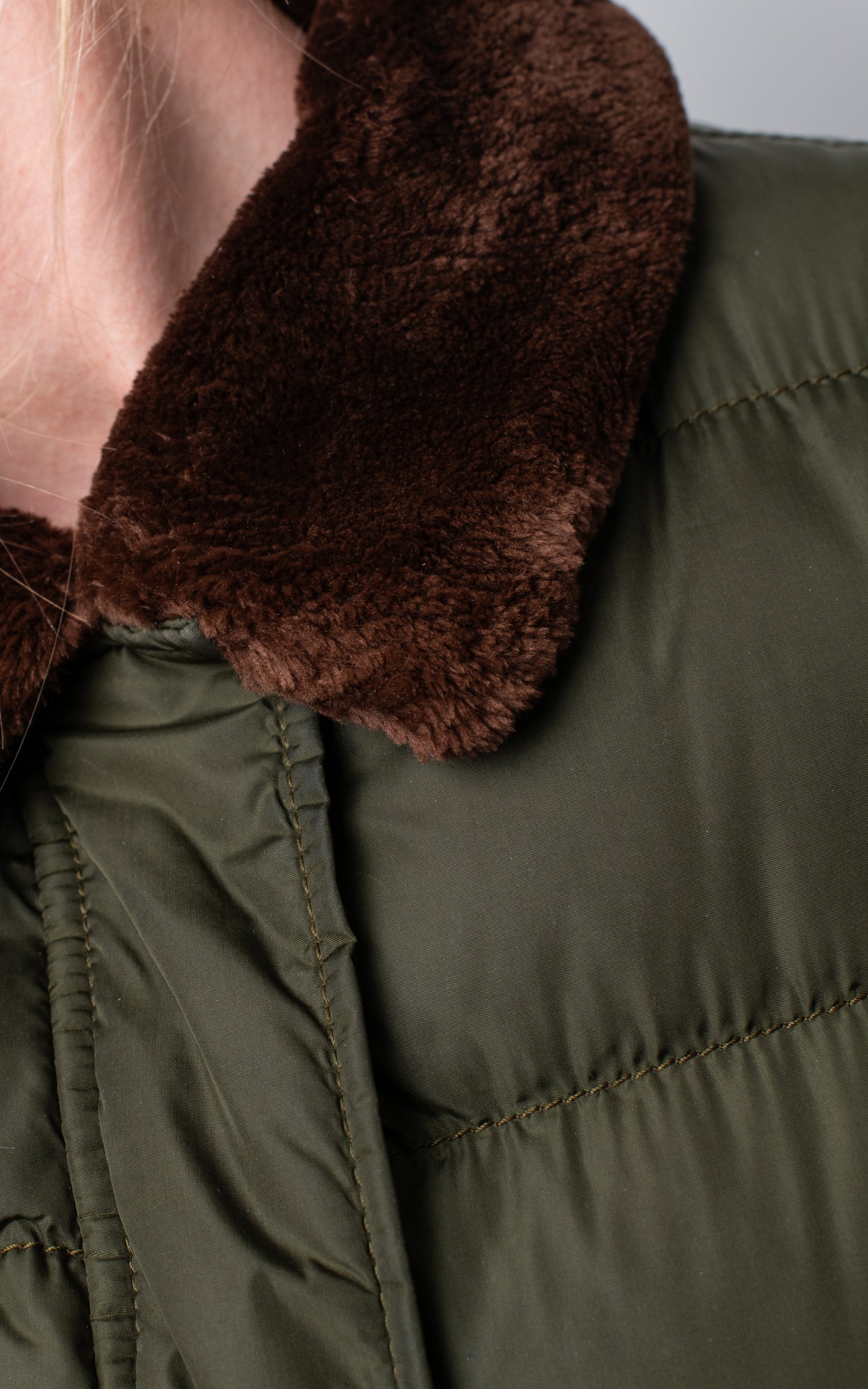 Plumífero verde cuello piel