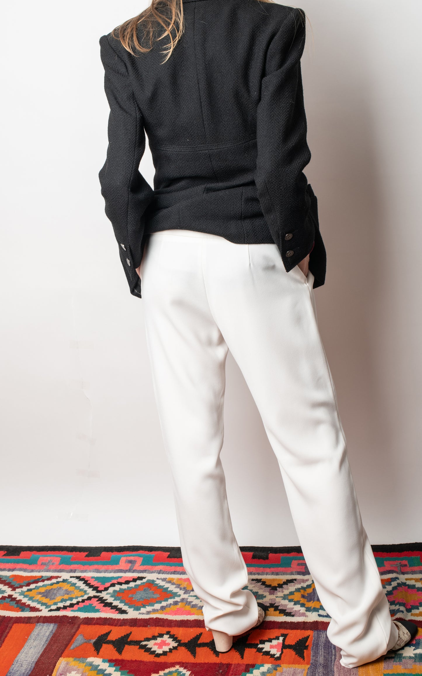 Pantalón blanco de vestir con mini cinturón