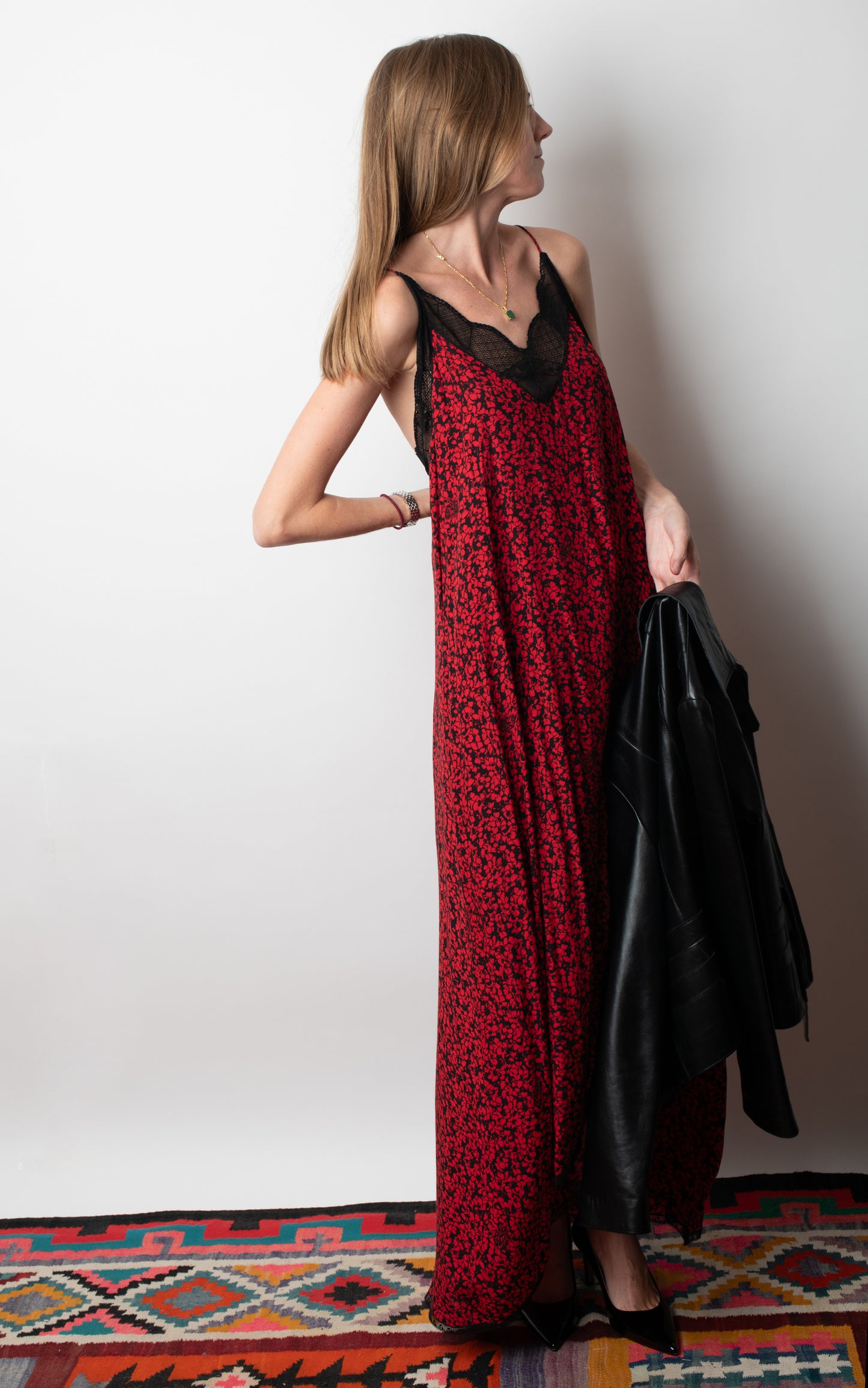 Vestido lencero rojo y negro