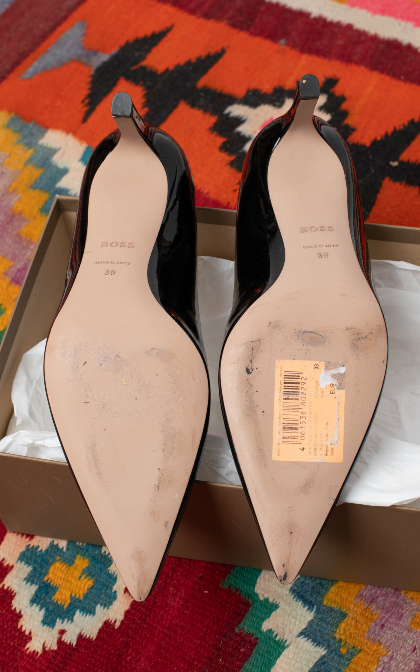 Salones de charol negros