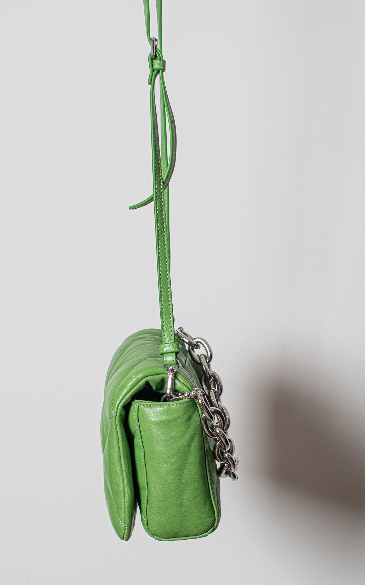 Bolso Acolchado con Solapa Verde