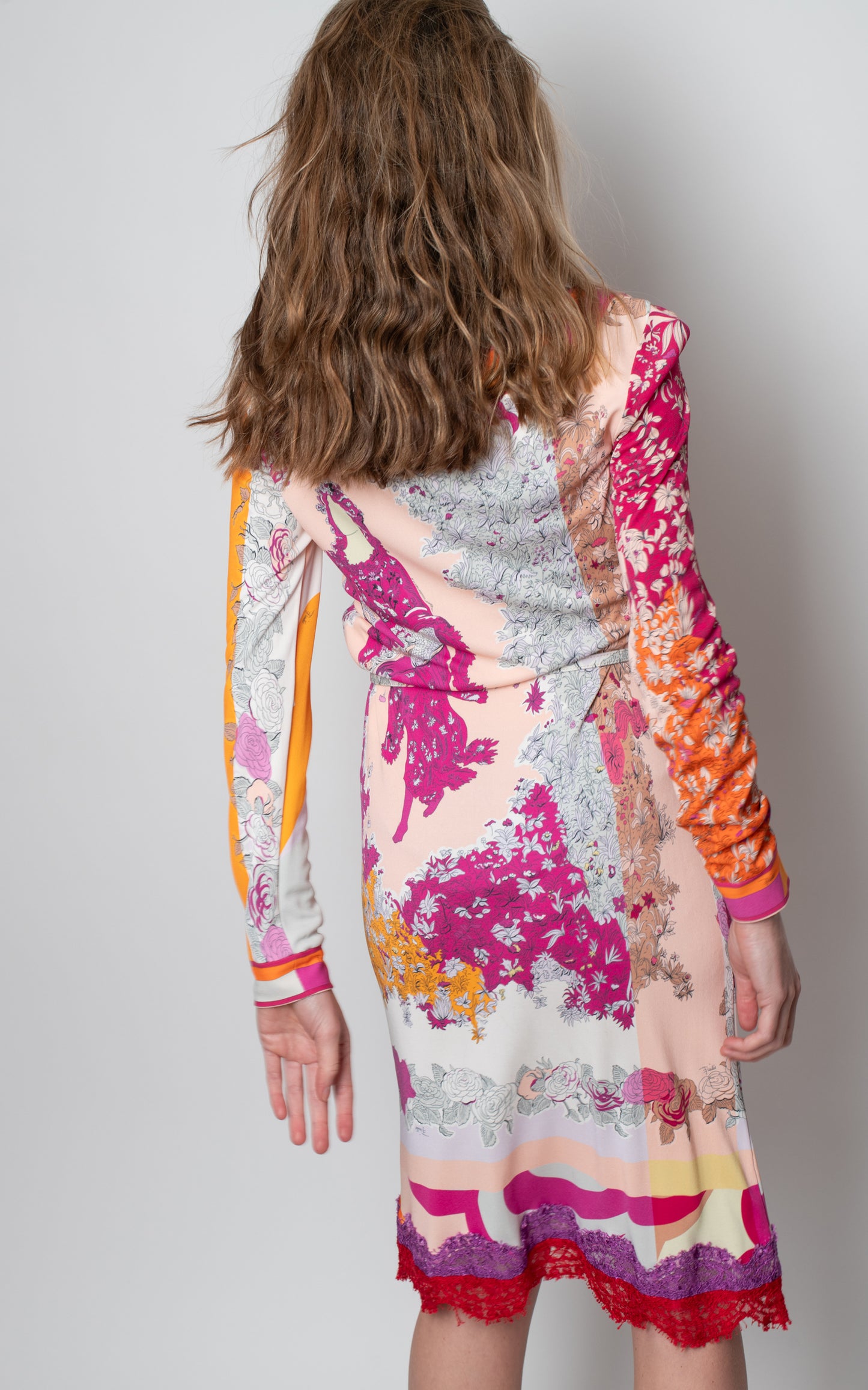 Vestido rosa y naranja con cinturón