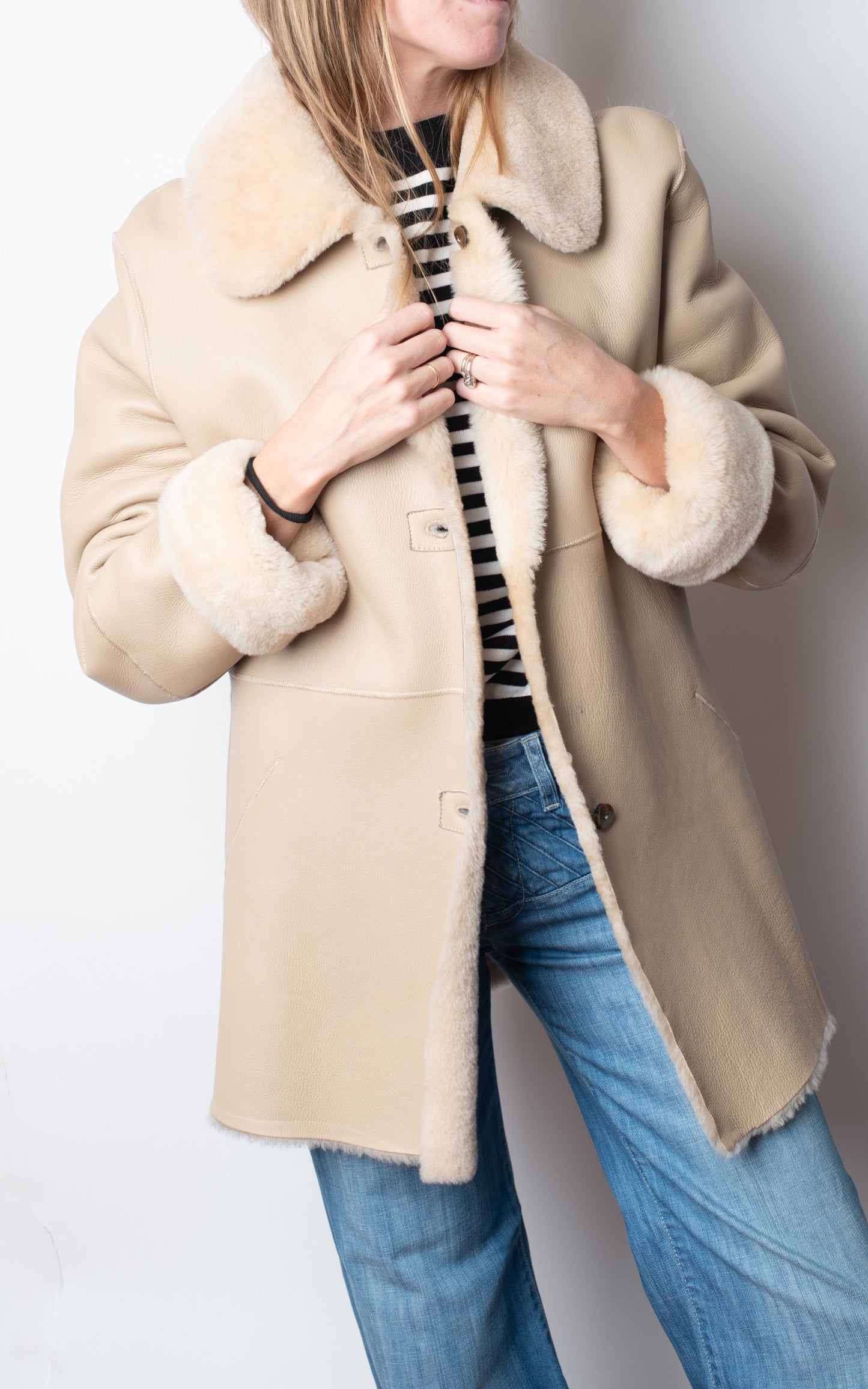 Abrigo de piel vuelta beige
