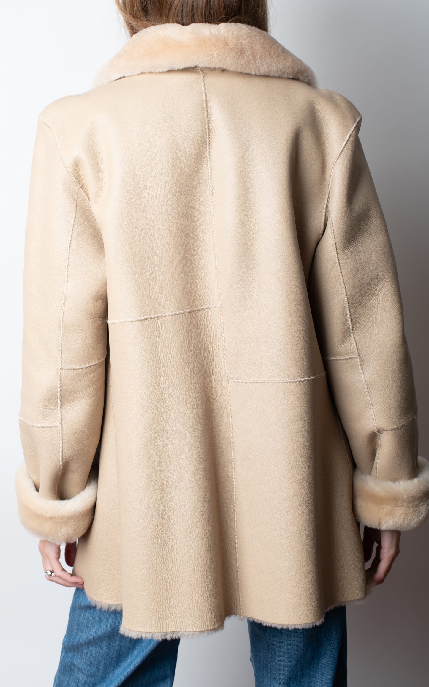 Abrigo de piel vuelta beige