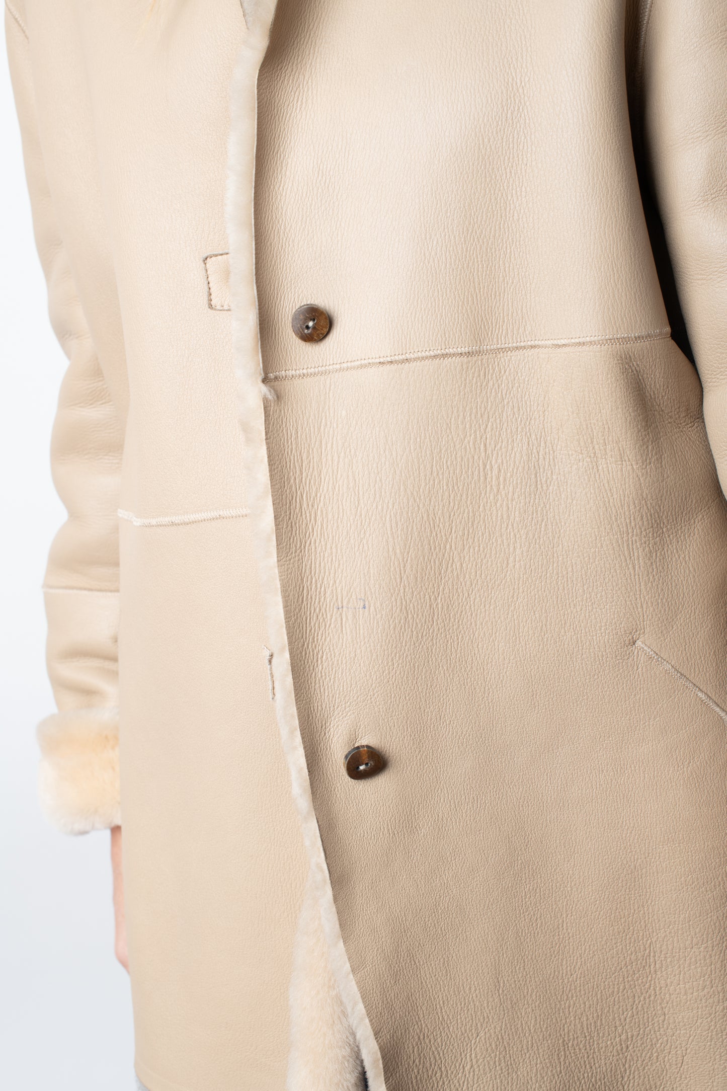Abrigo de piel vuelta beige