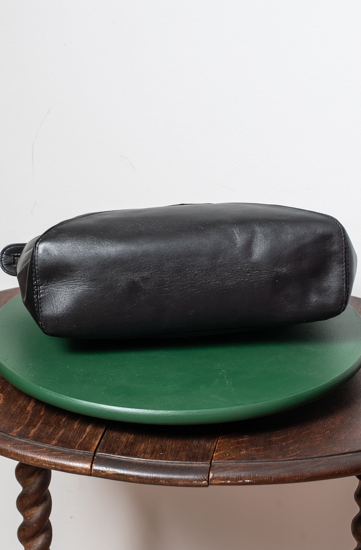 Bolso de hombro negro postal