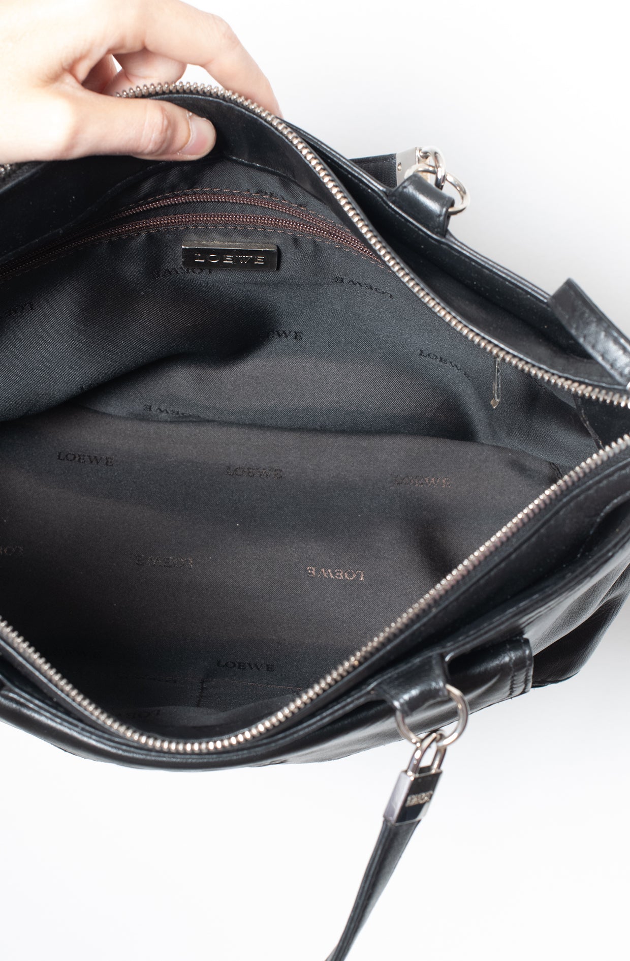 Bolso de hombro negro postal