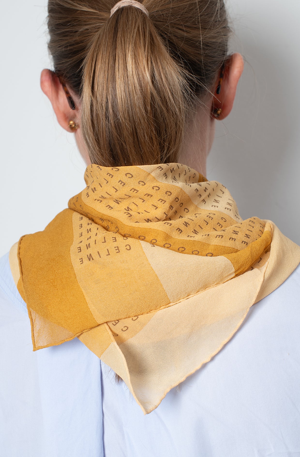 Pañuelo amarillo