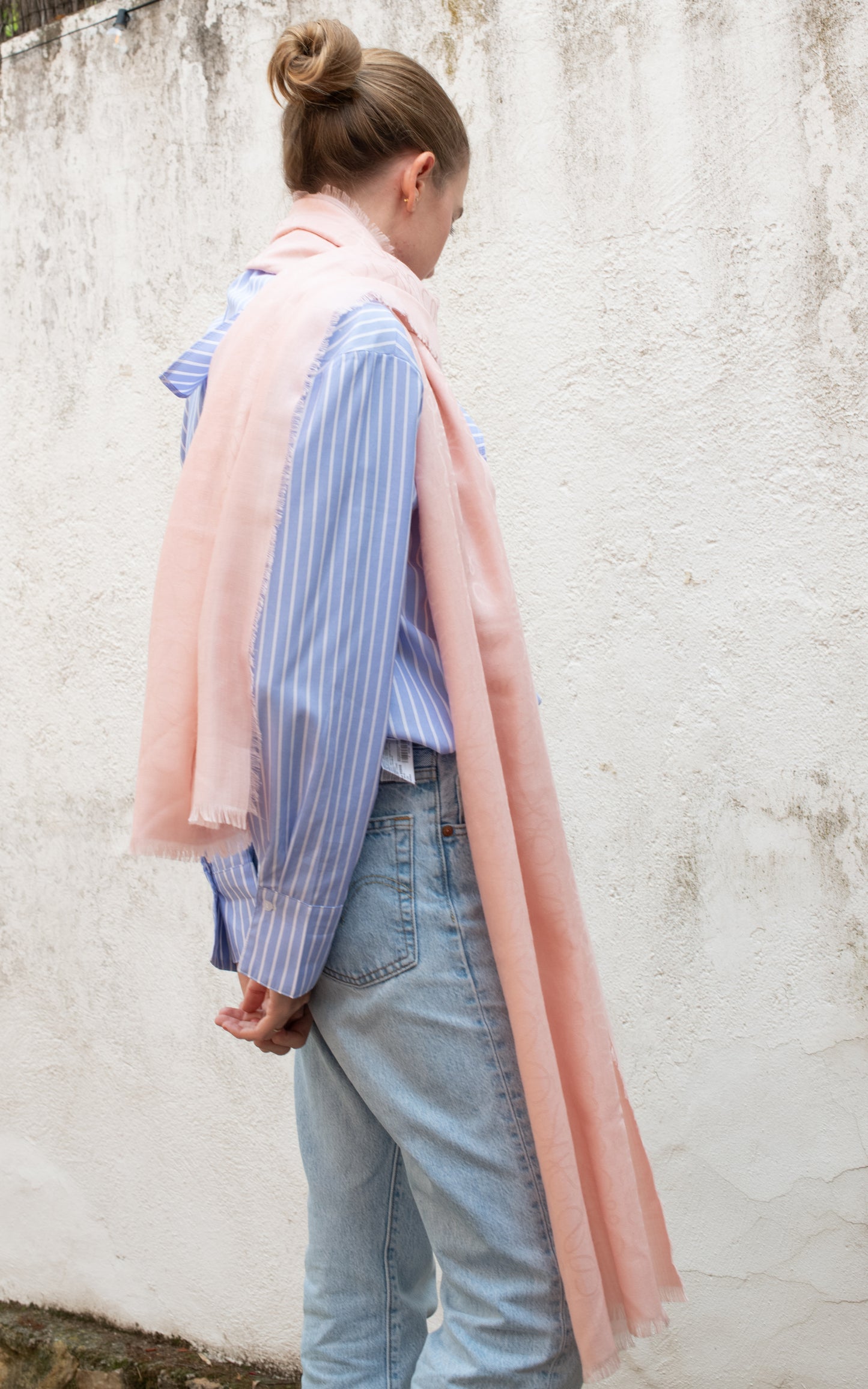 Pañuelo rosa anagrama