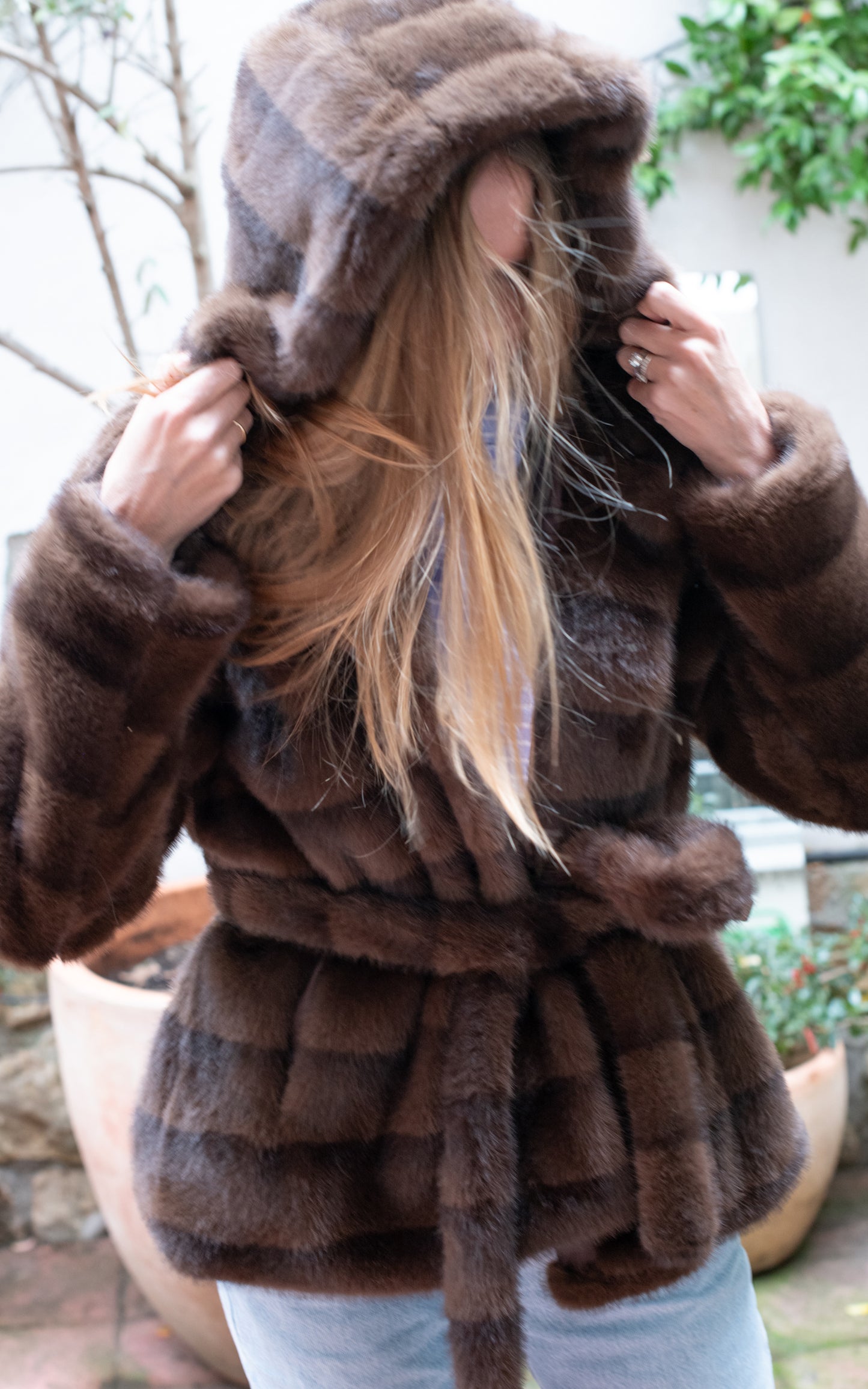 Abrigo peluche con capucha