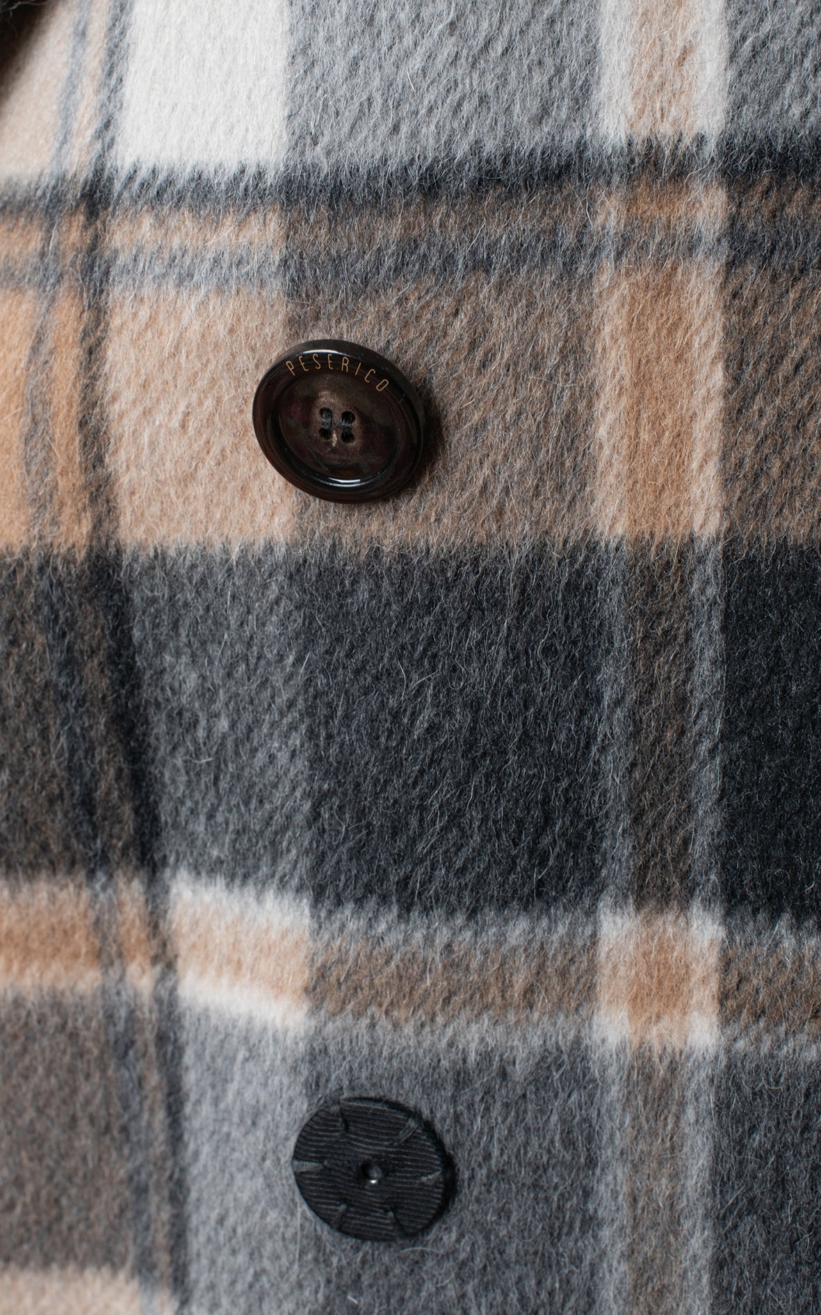 Abrigo de alpaca de cuadros