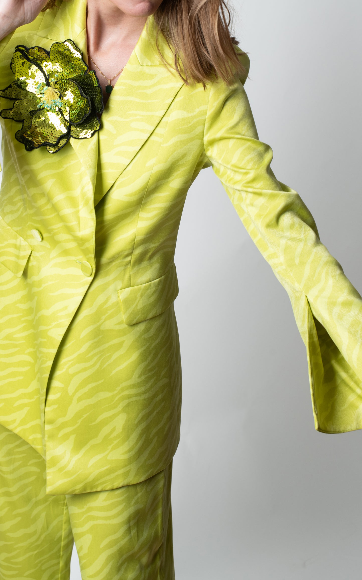 Traje de chaqueta verde lima