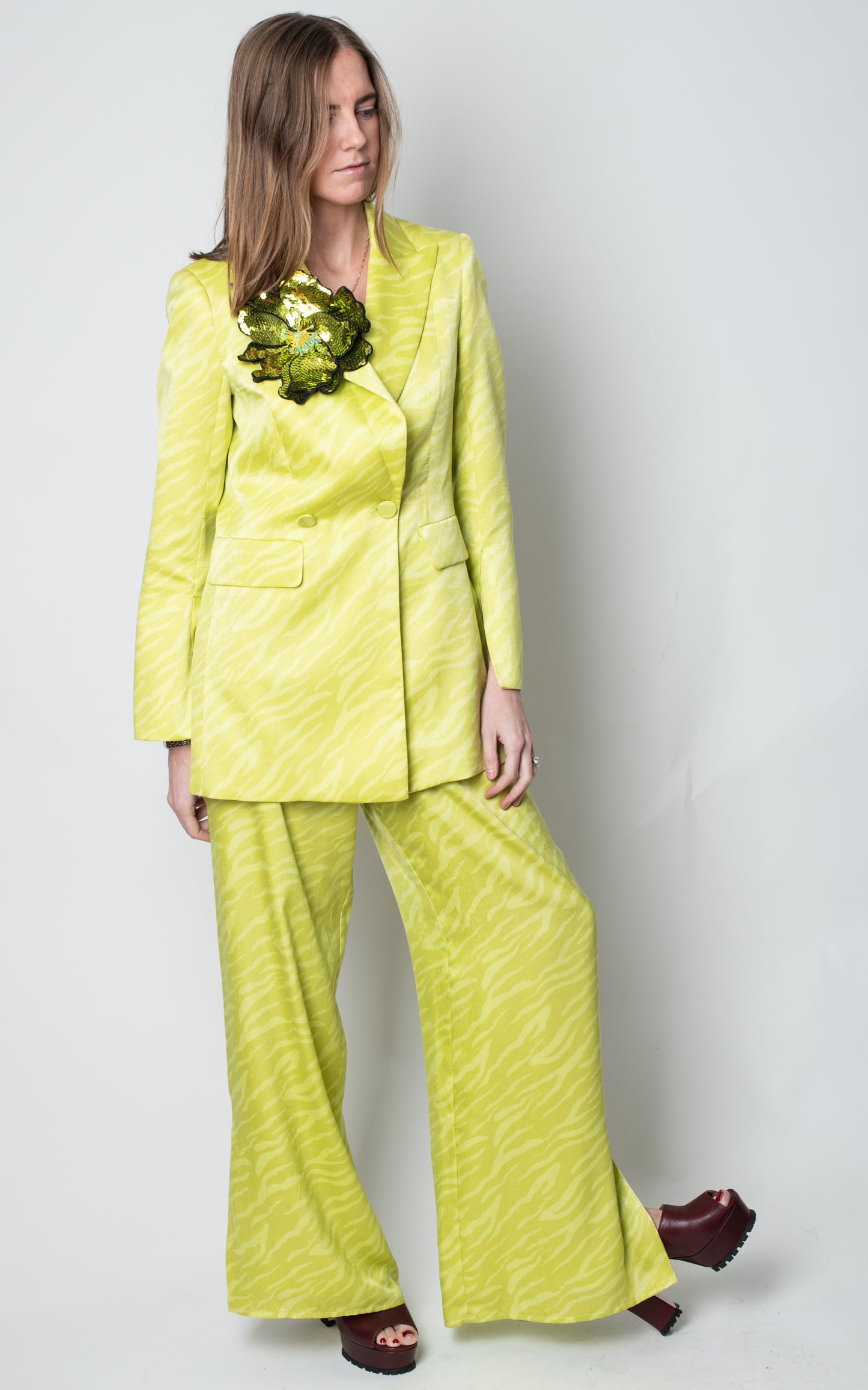 Traje de chaqueta verde lima