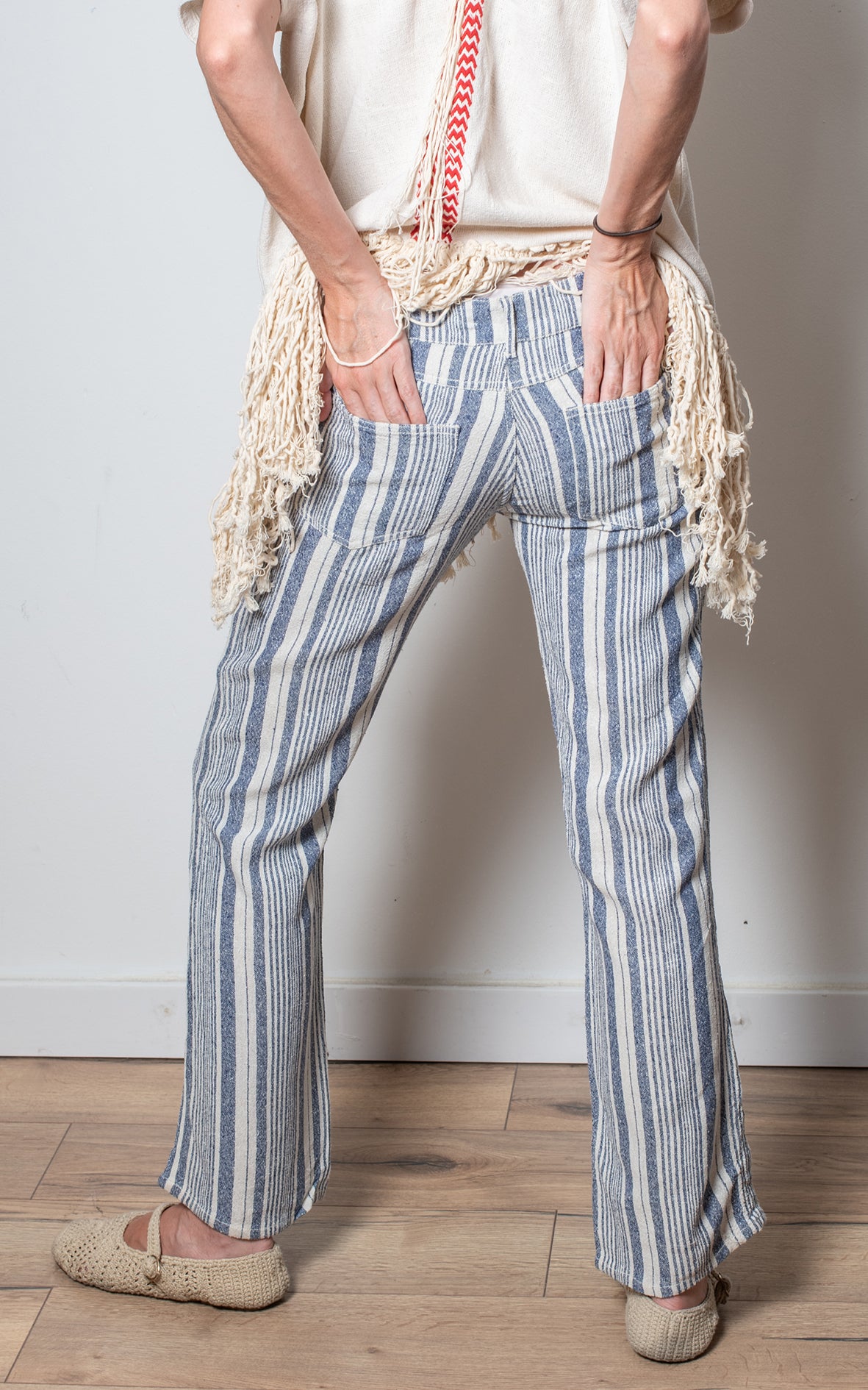Pantalón lino rayas azules