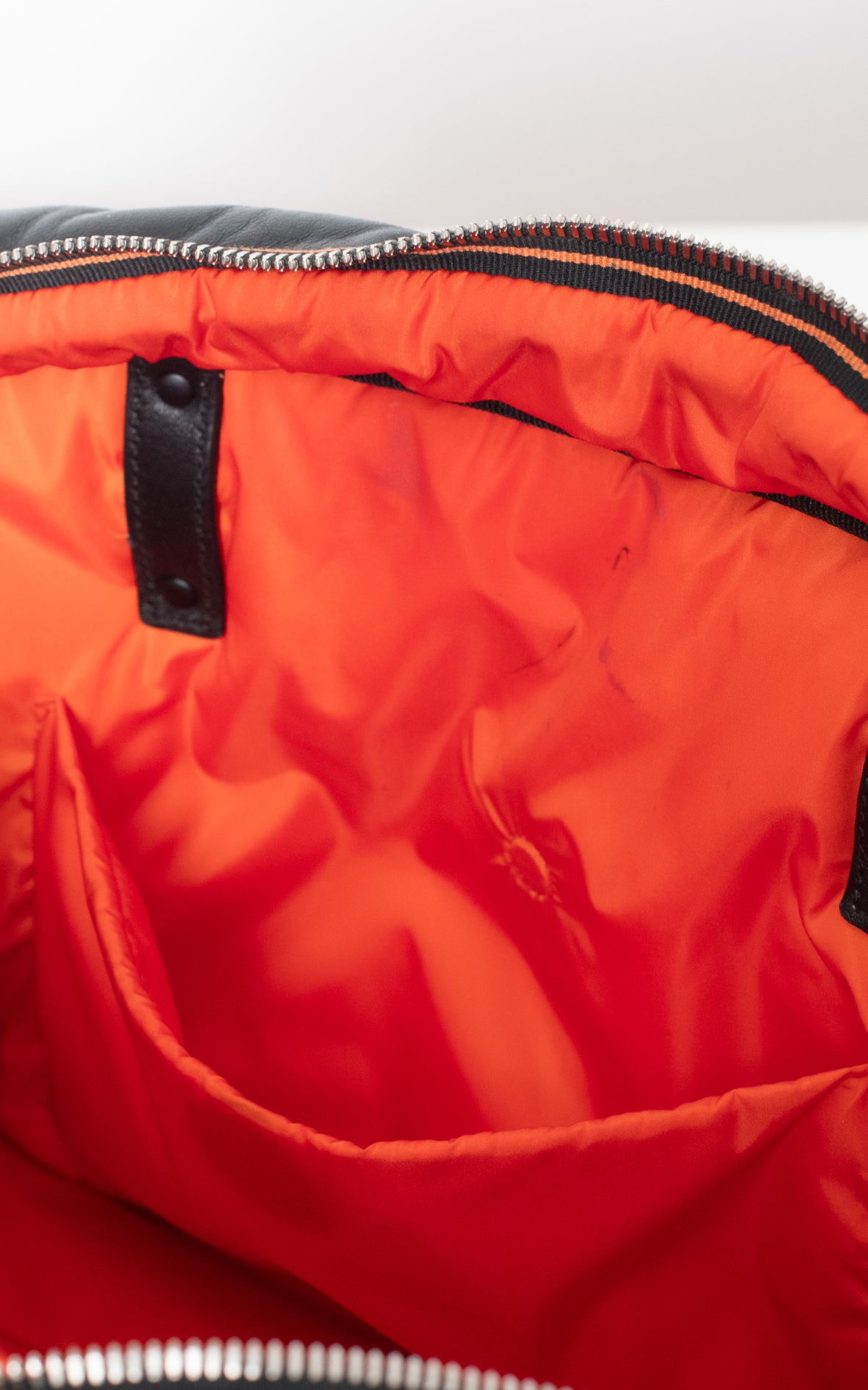 Bolso negro acolchado de piel de cordero