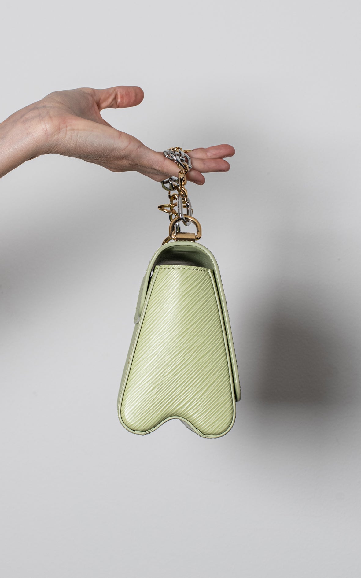 Bolso flower chain twist