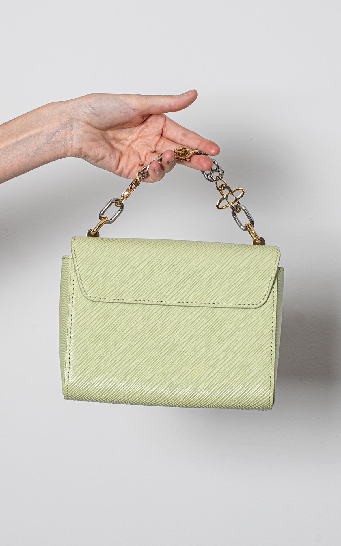 Bolso flower chain twist