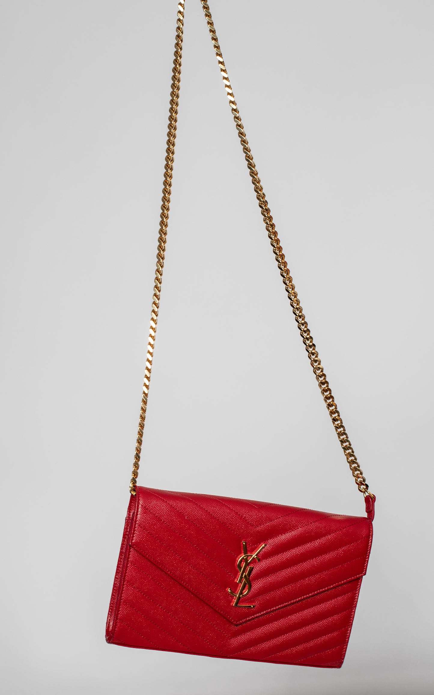 Bolso envelope rojo