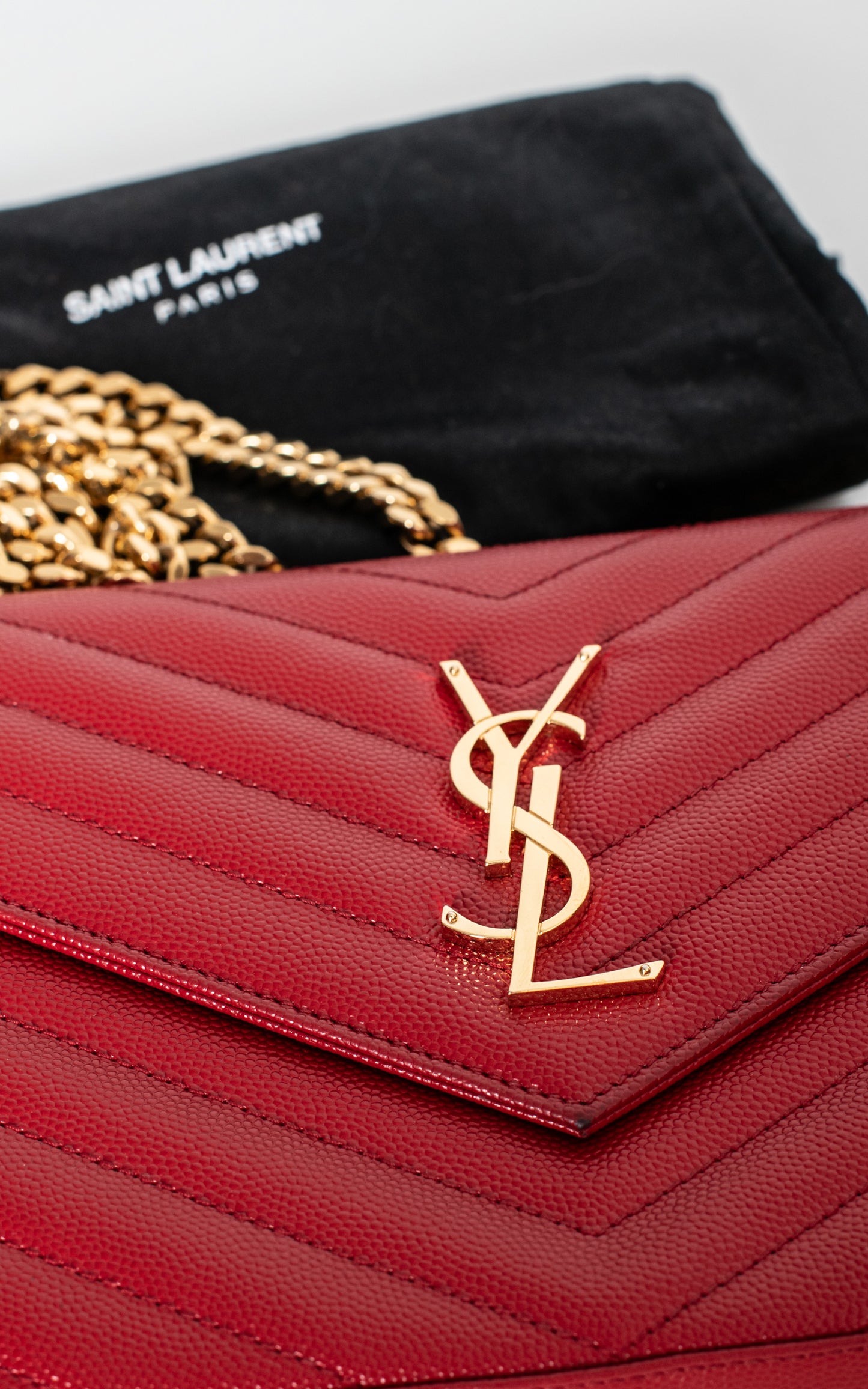 Bolso envelope rojo