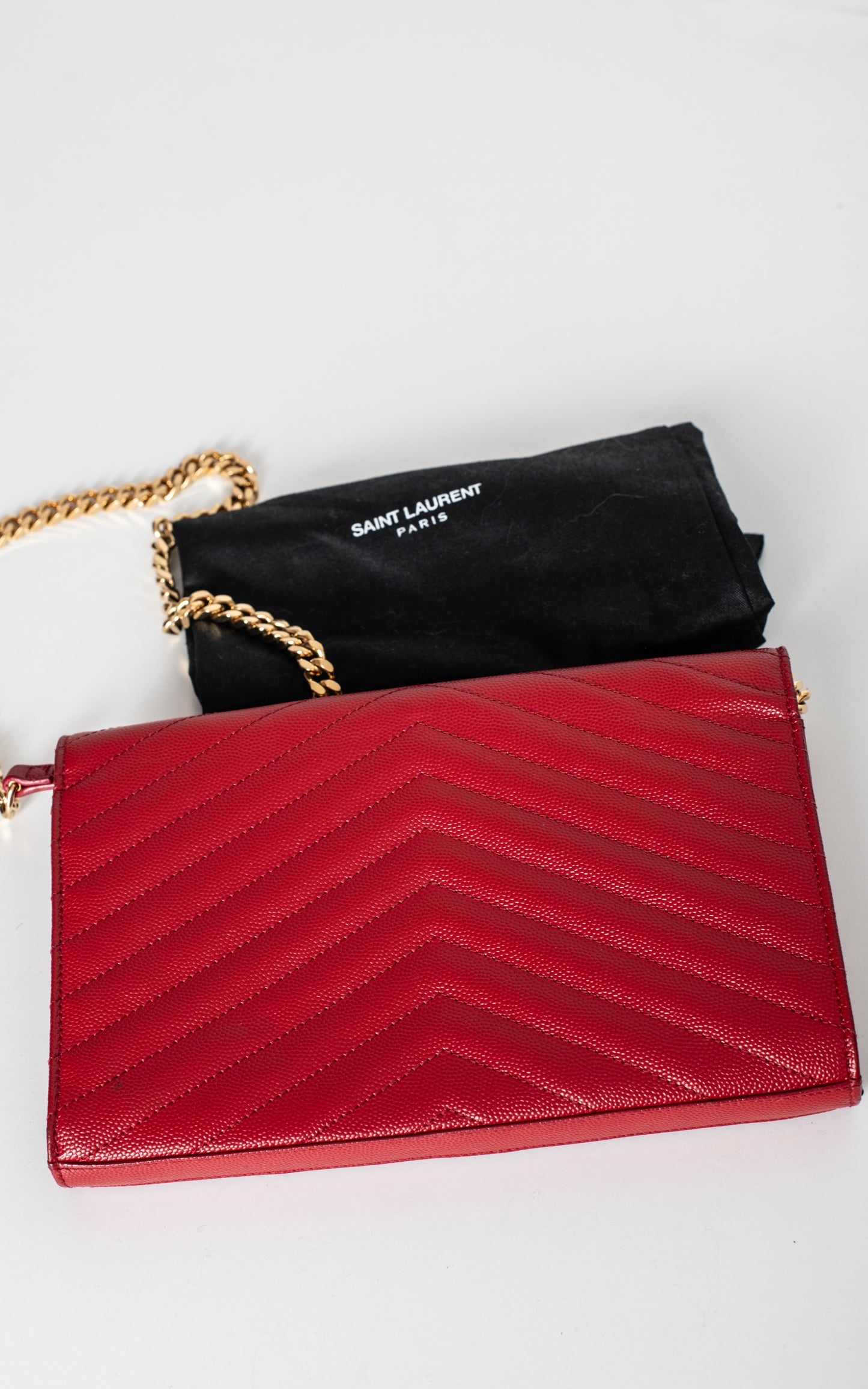 Bolso envelope rojo