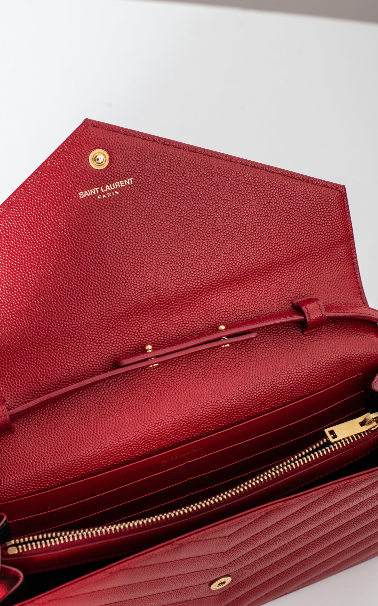 Bolso envelope rojo