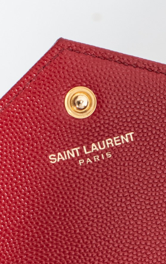 Bolso envelope rojo