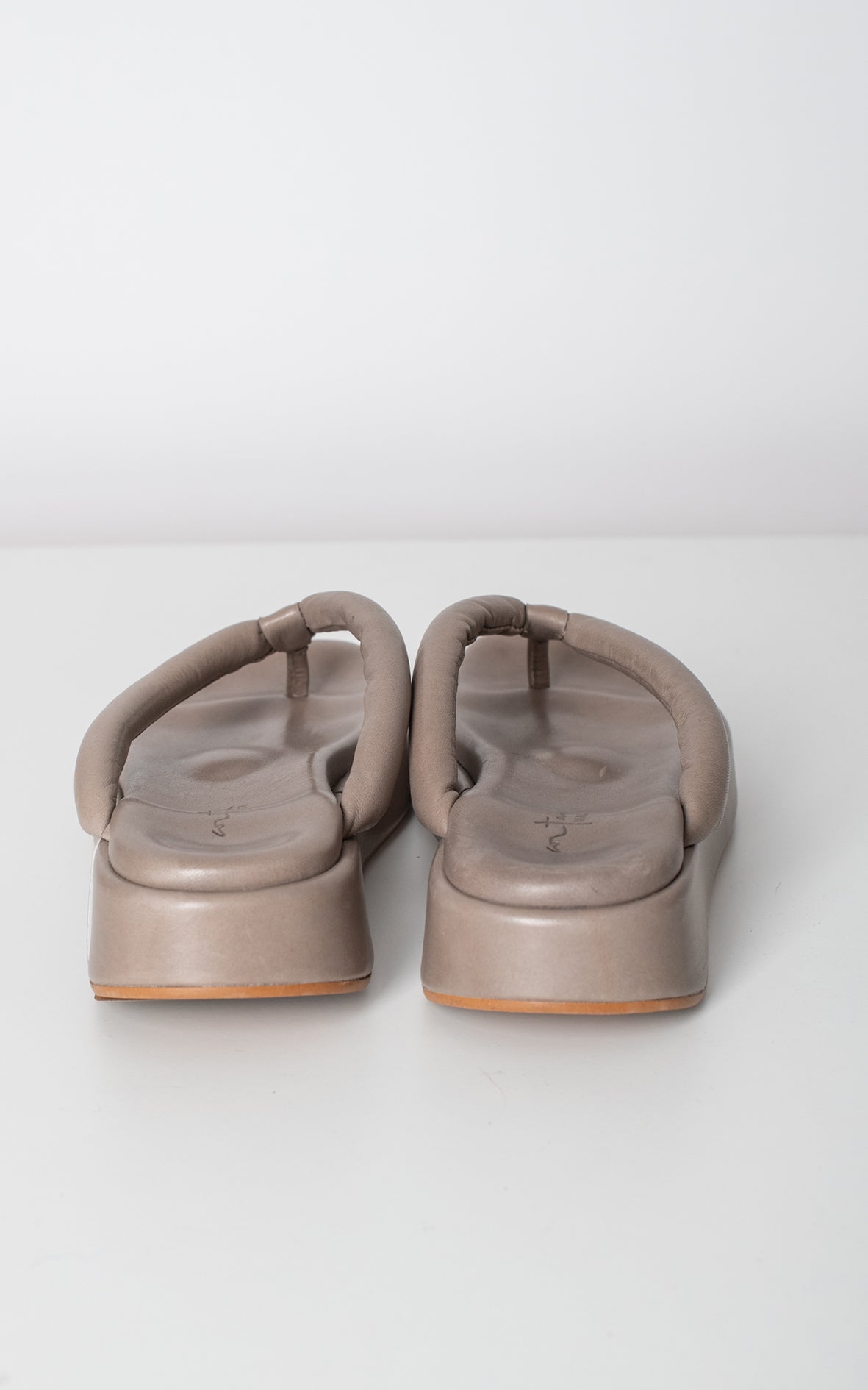 Chanclas beige