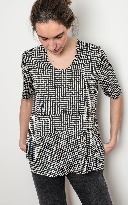 Camisa rombos blanca y negra