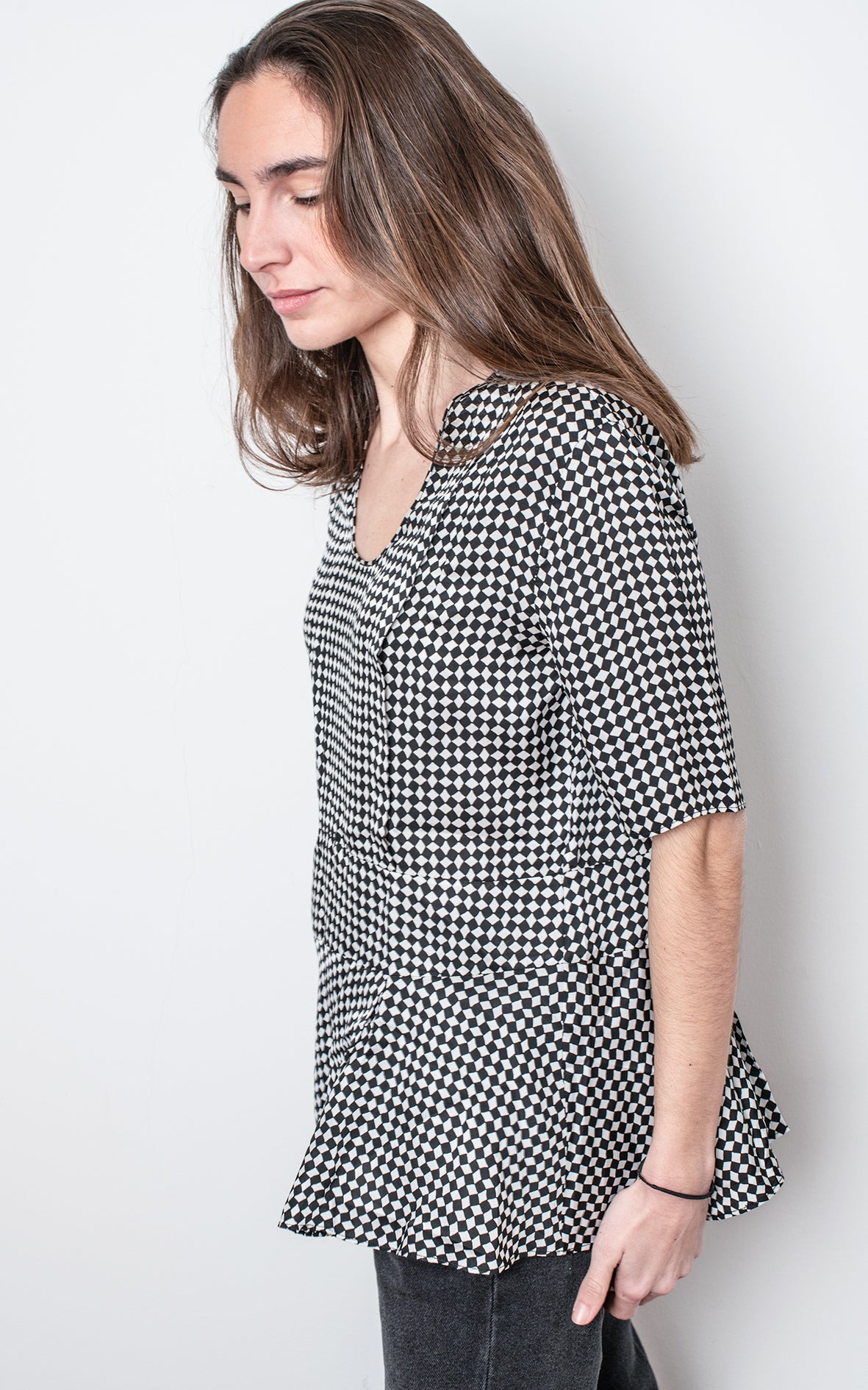 Camisa rombos blanca y negra