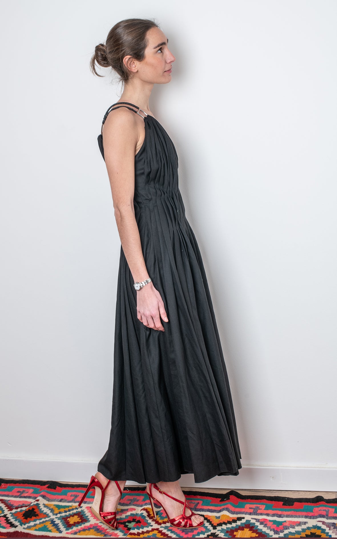 Vestido negro plisado