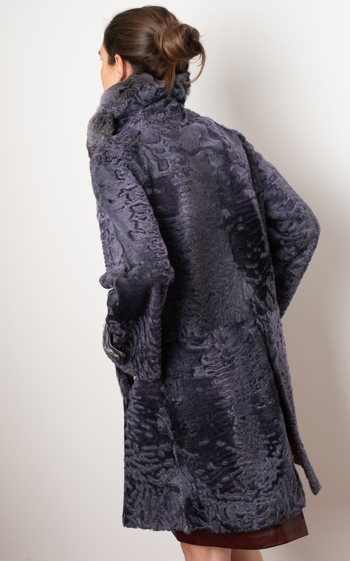 Astracán con cuello chinchilla