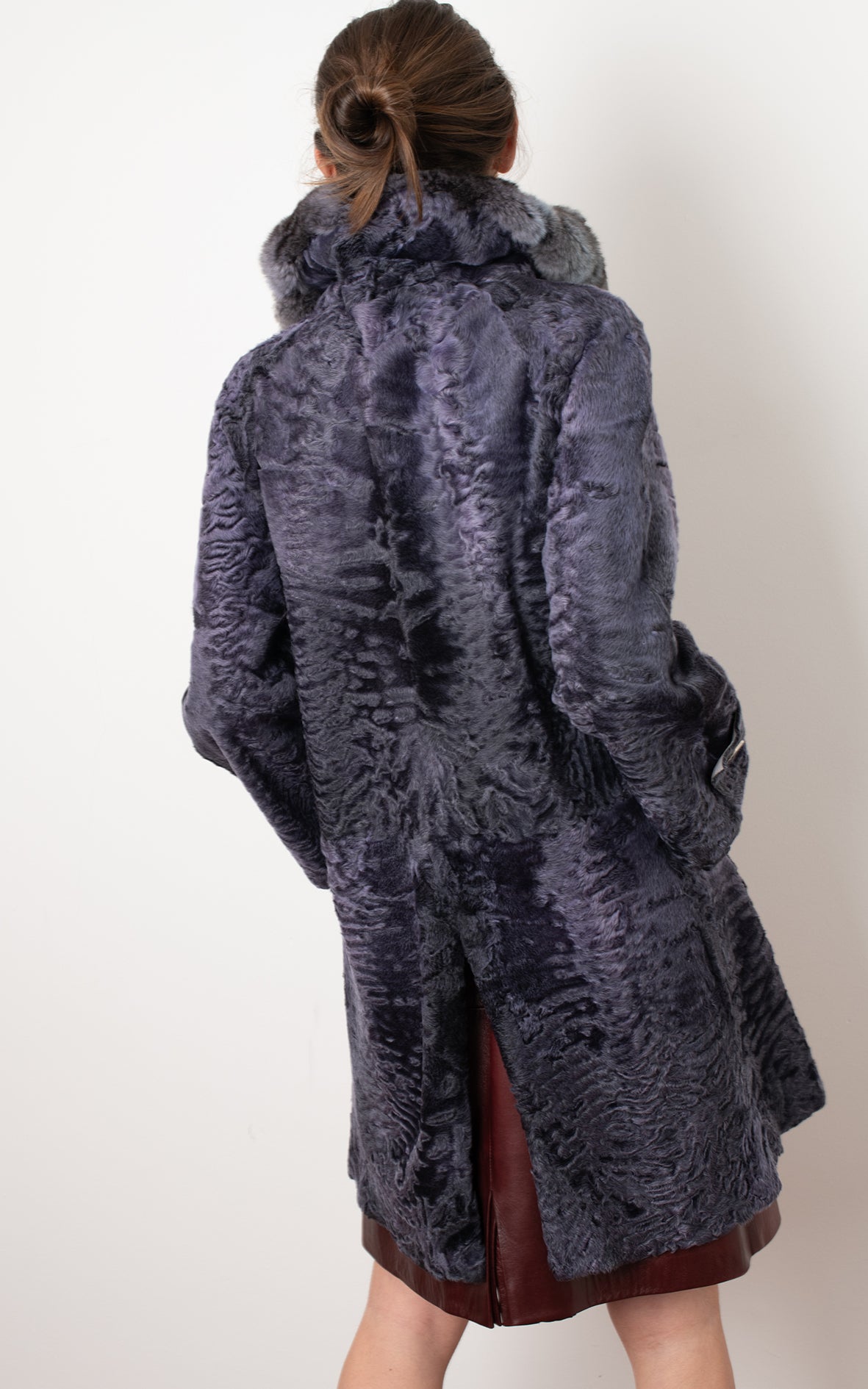 Astracán con cuello chinchilla