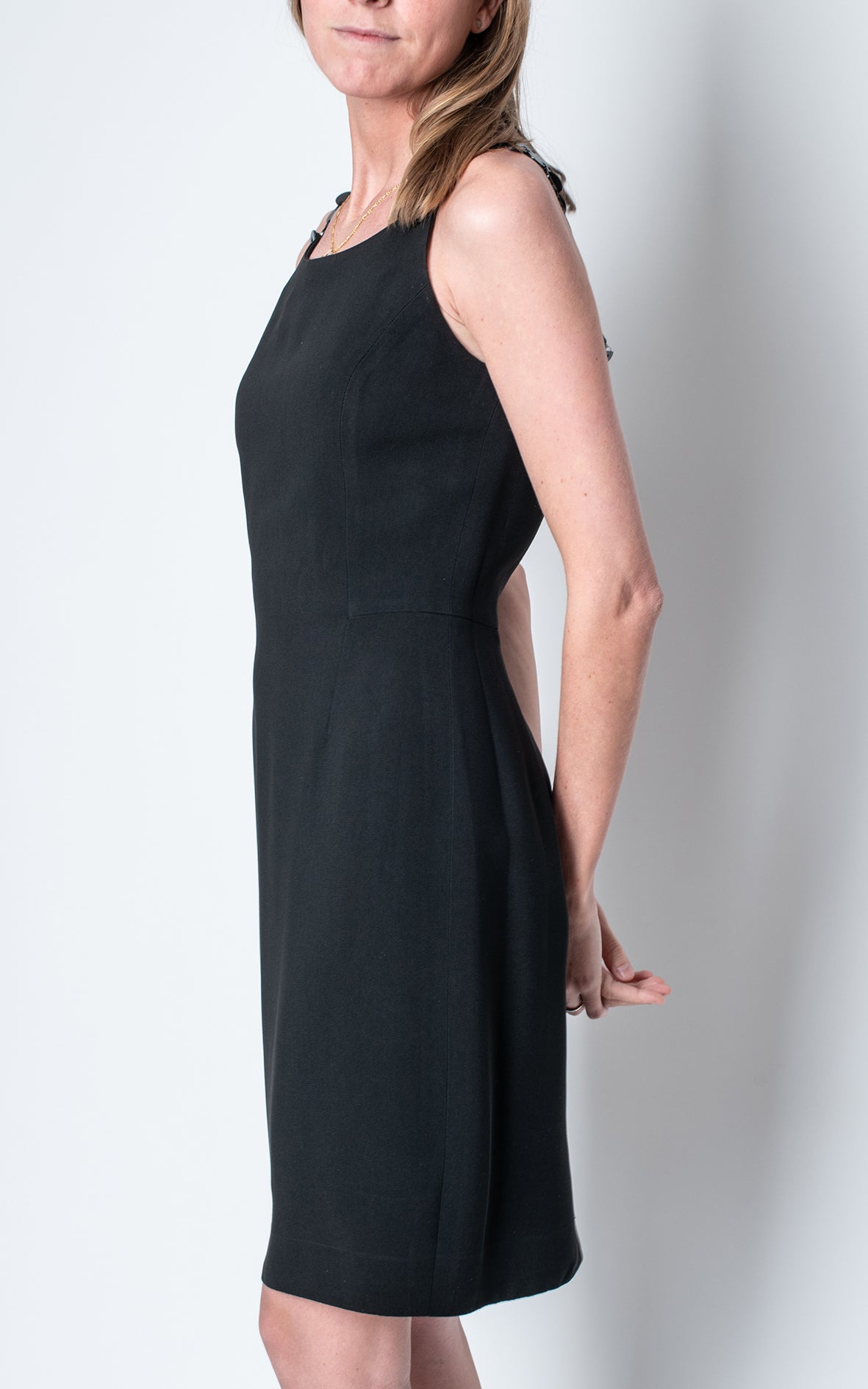 Vestido corto negro tirantes piedras