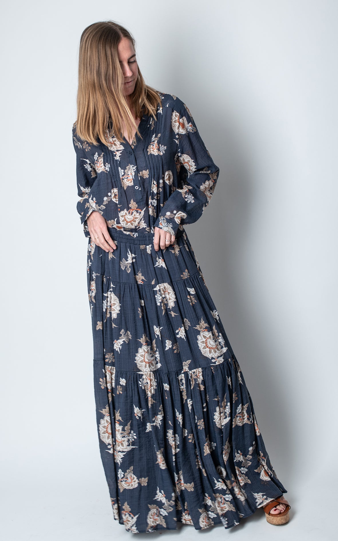 Total look falda y camisa de flores