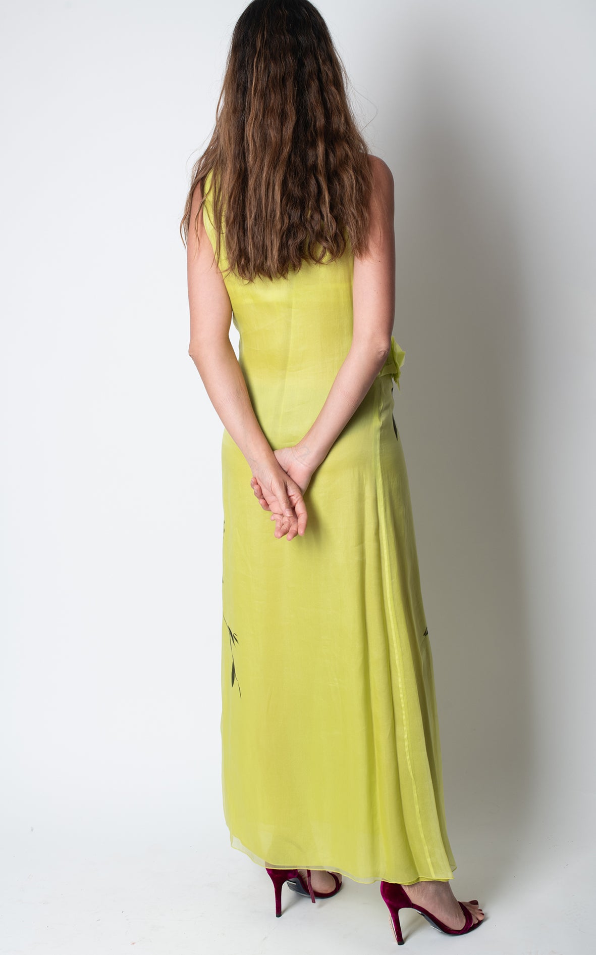Vestido verde flores sin mangas largo seda