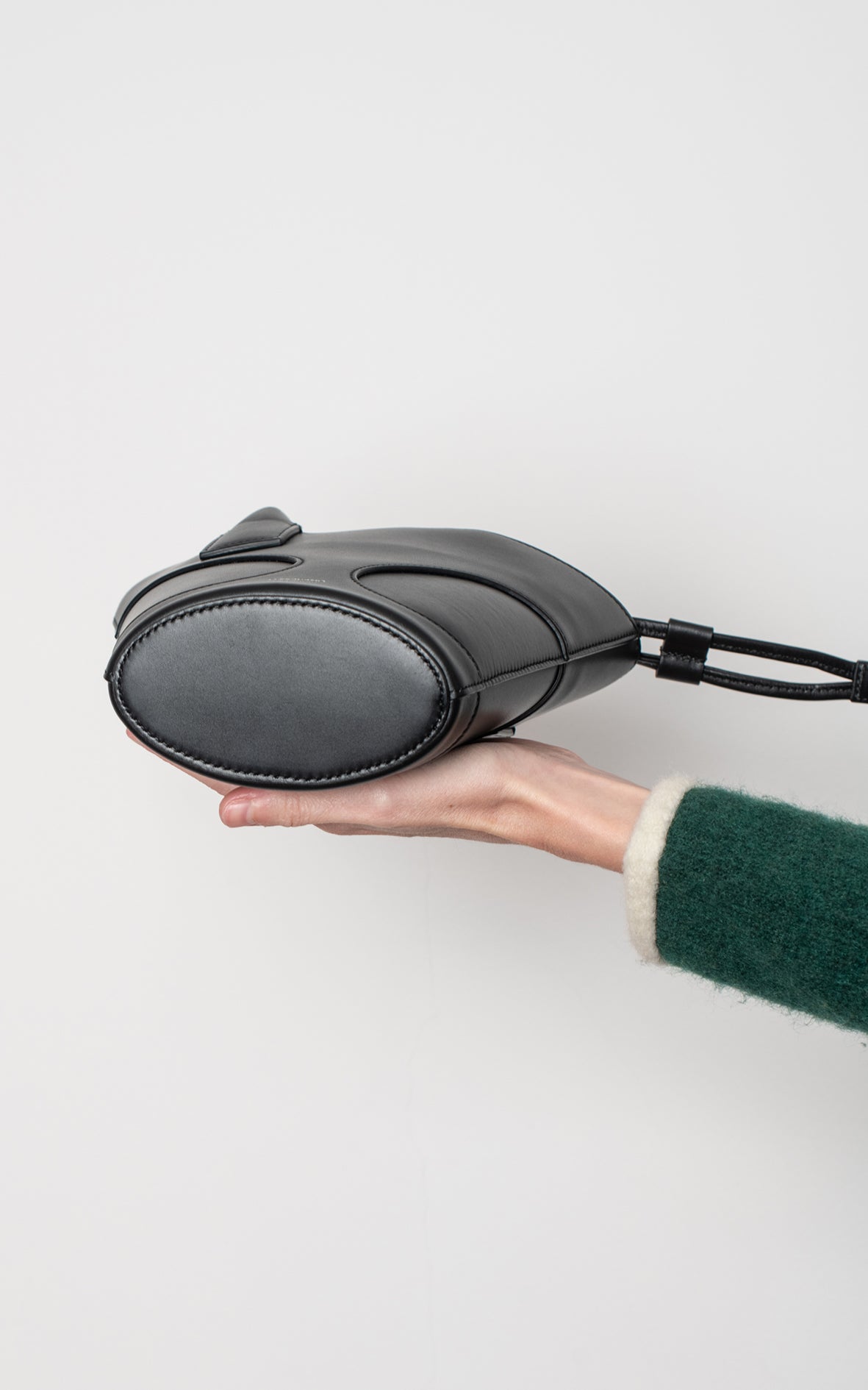 Bolso cubo negro