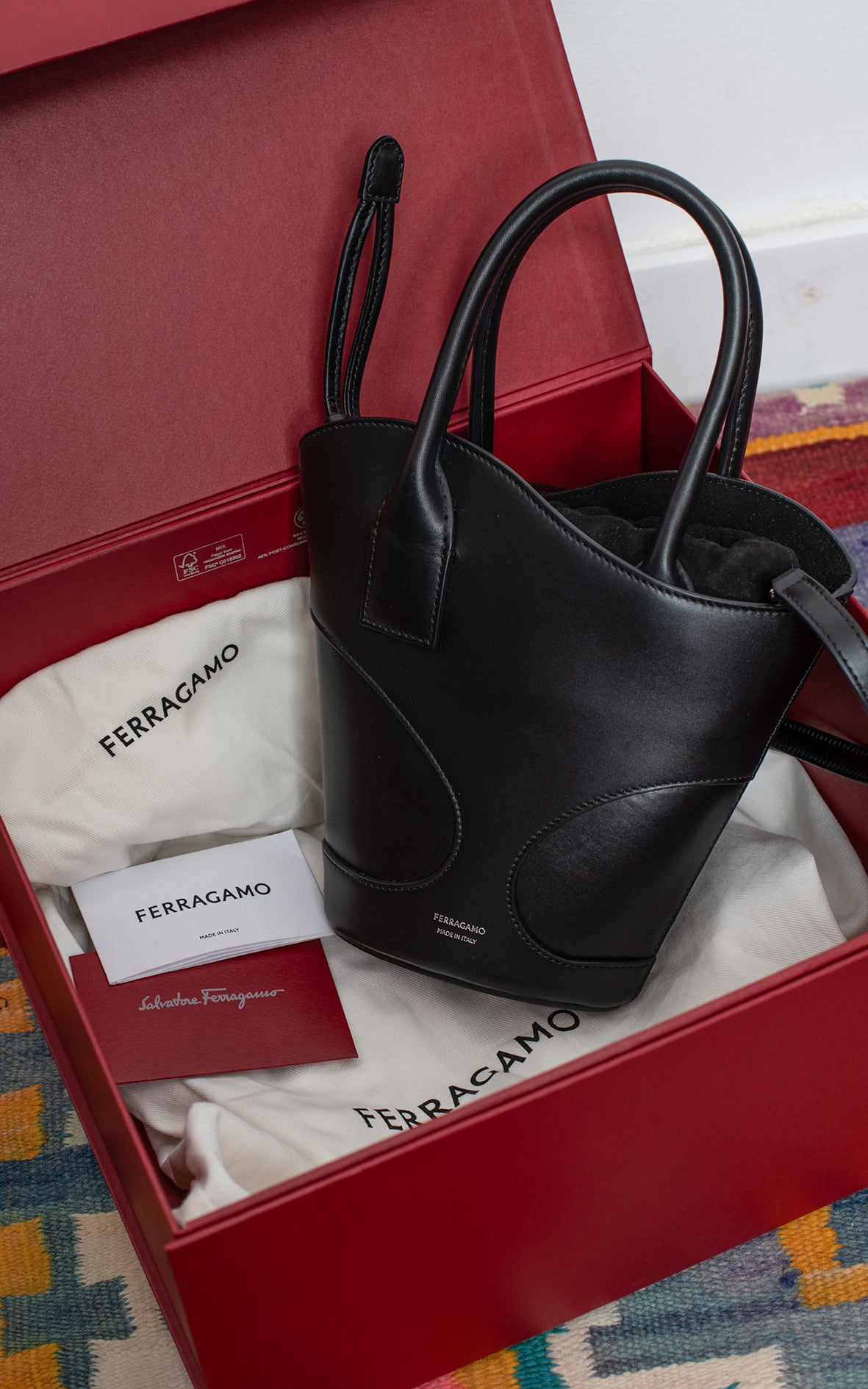 Bolso cubo negro