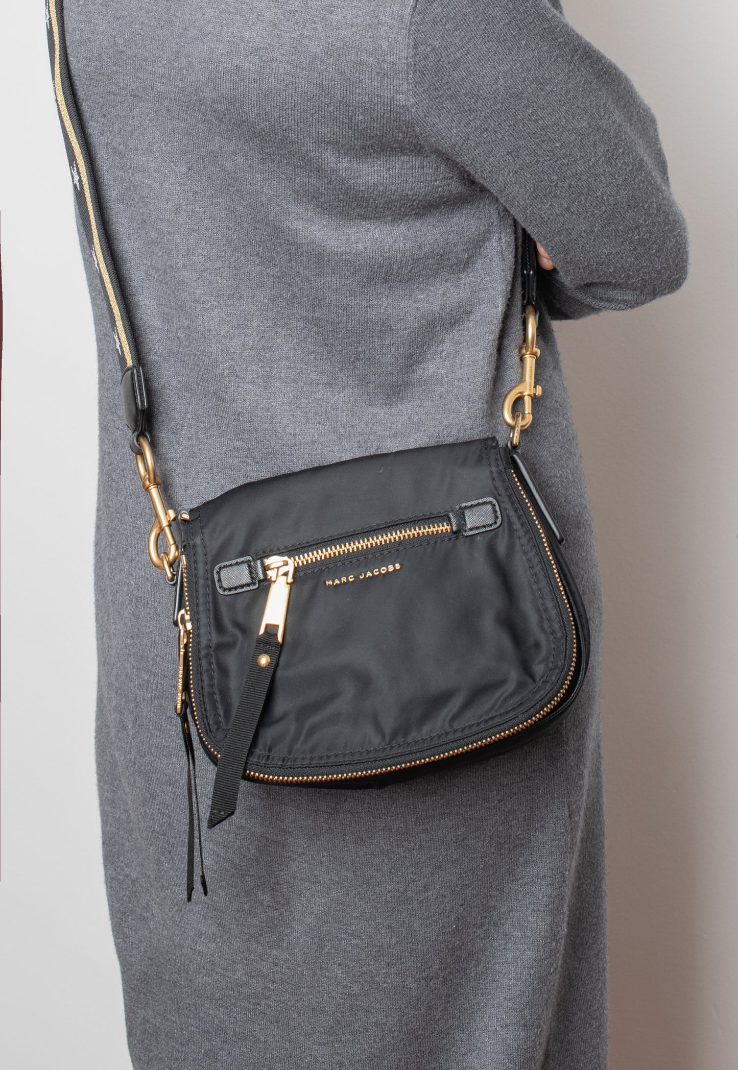 Bolso negro de lona
