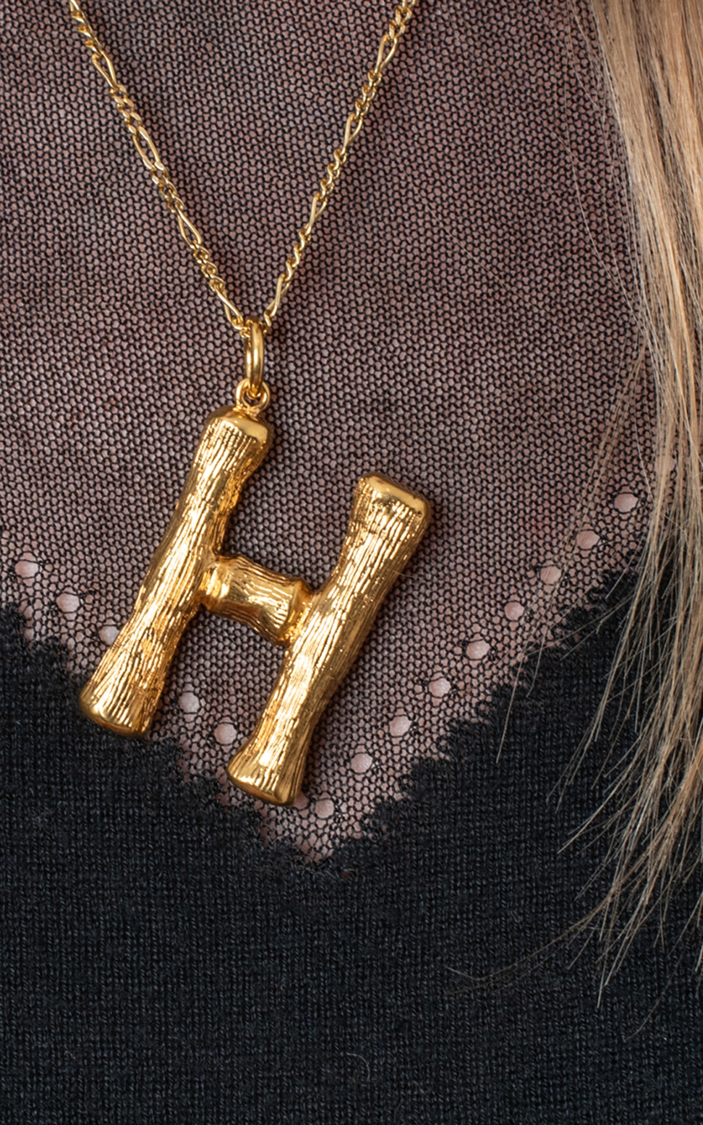 Colgante alphabet H