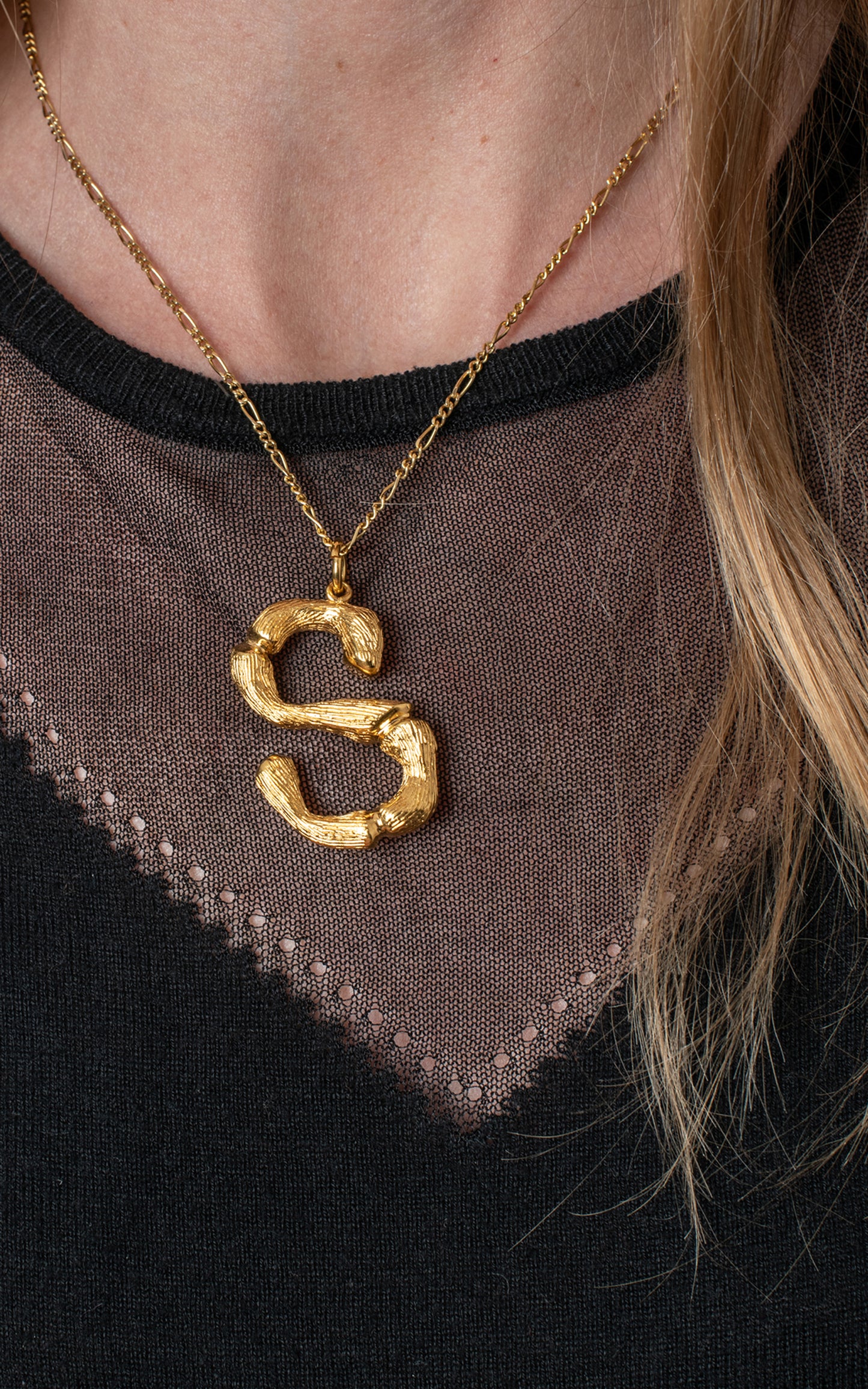 Colgante alphabet S
