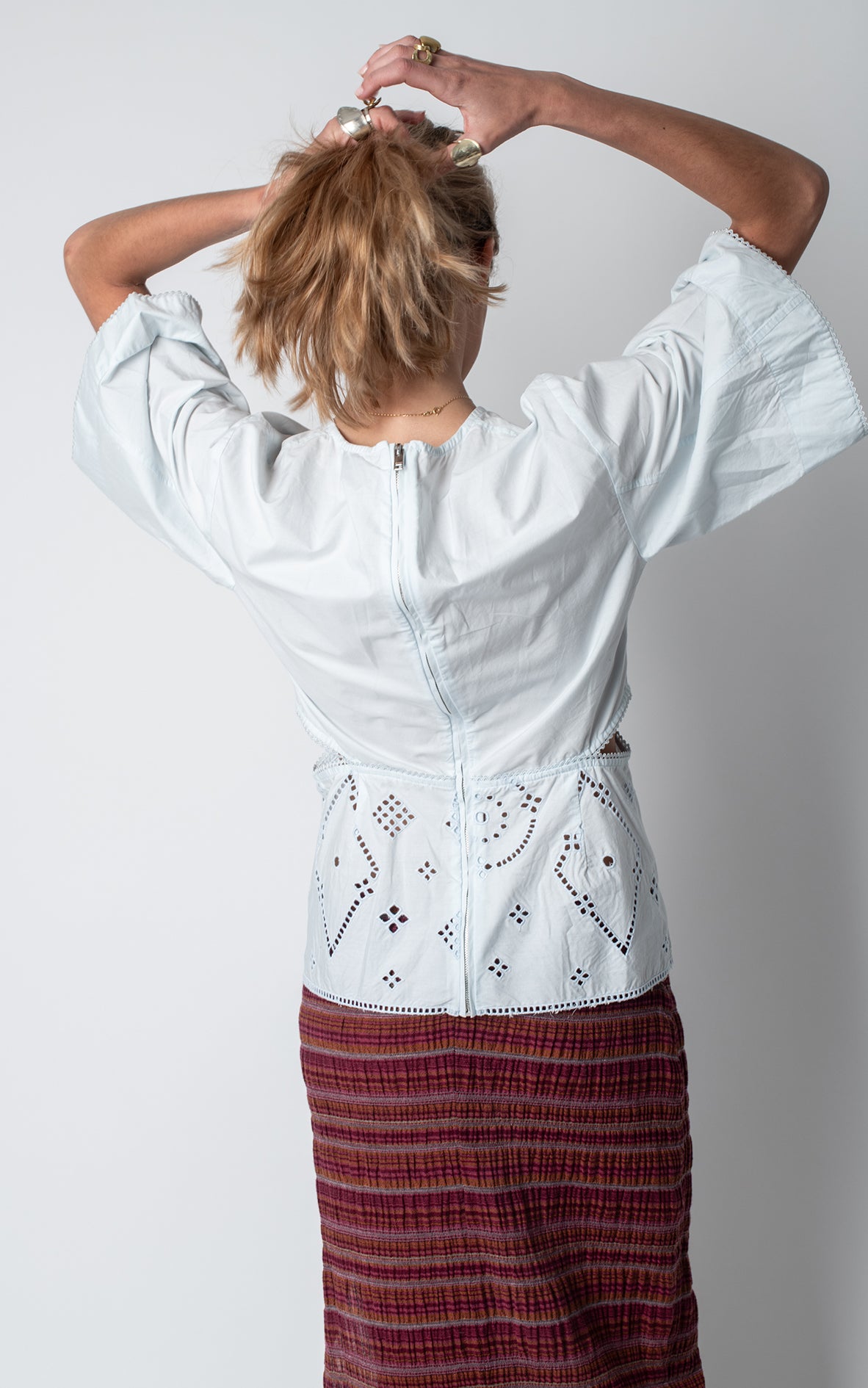 Camisa cut out azul clarita