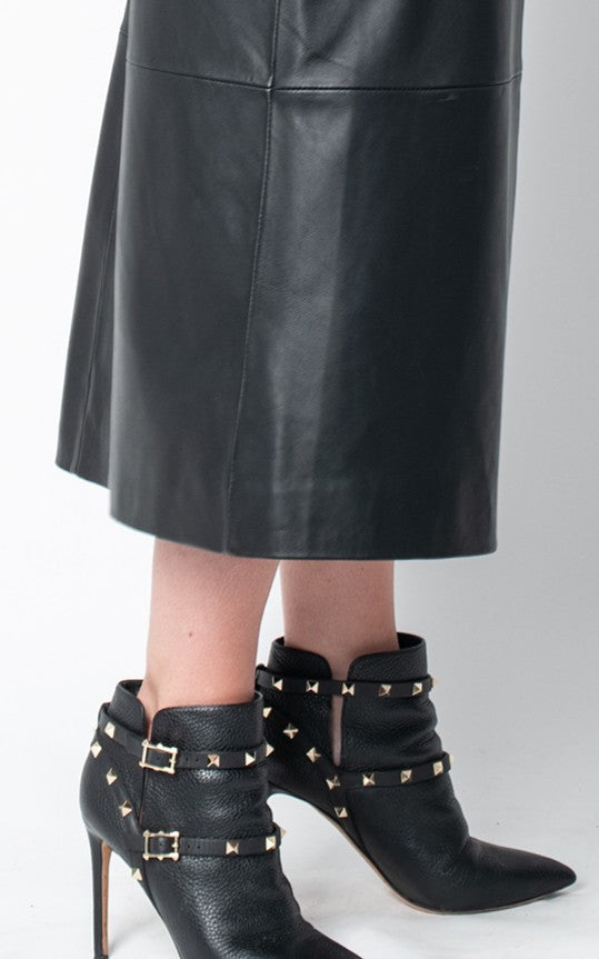 Botines negros con tachuelas