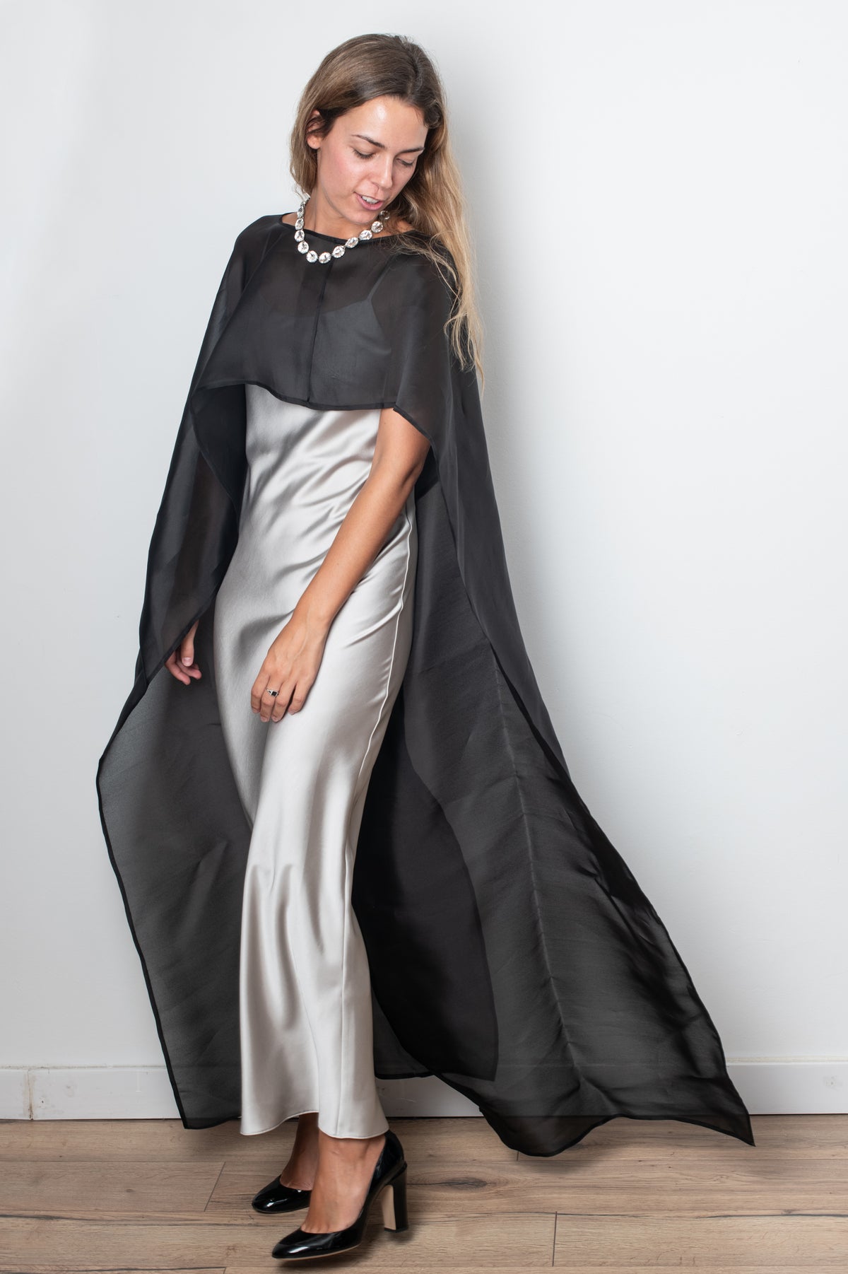 Capa negra organza