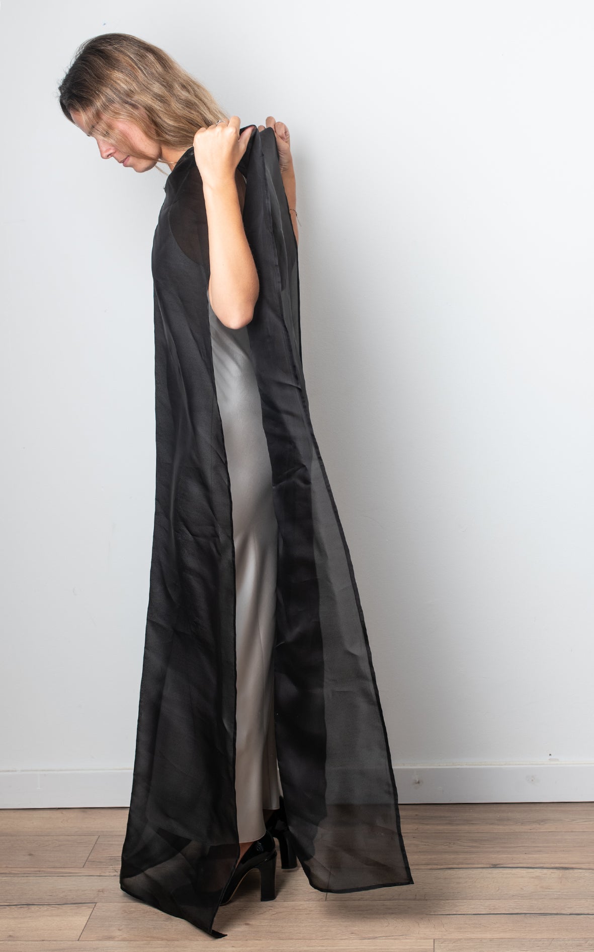 Capa negra organza