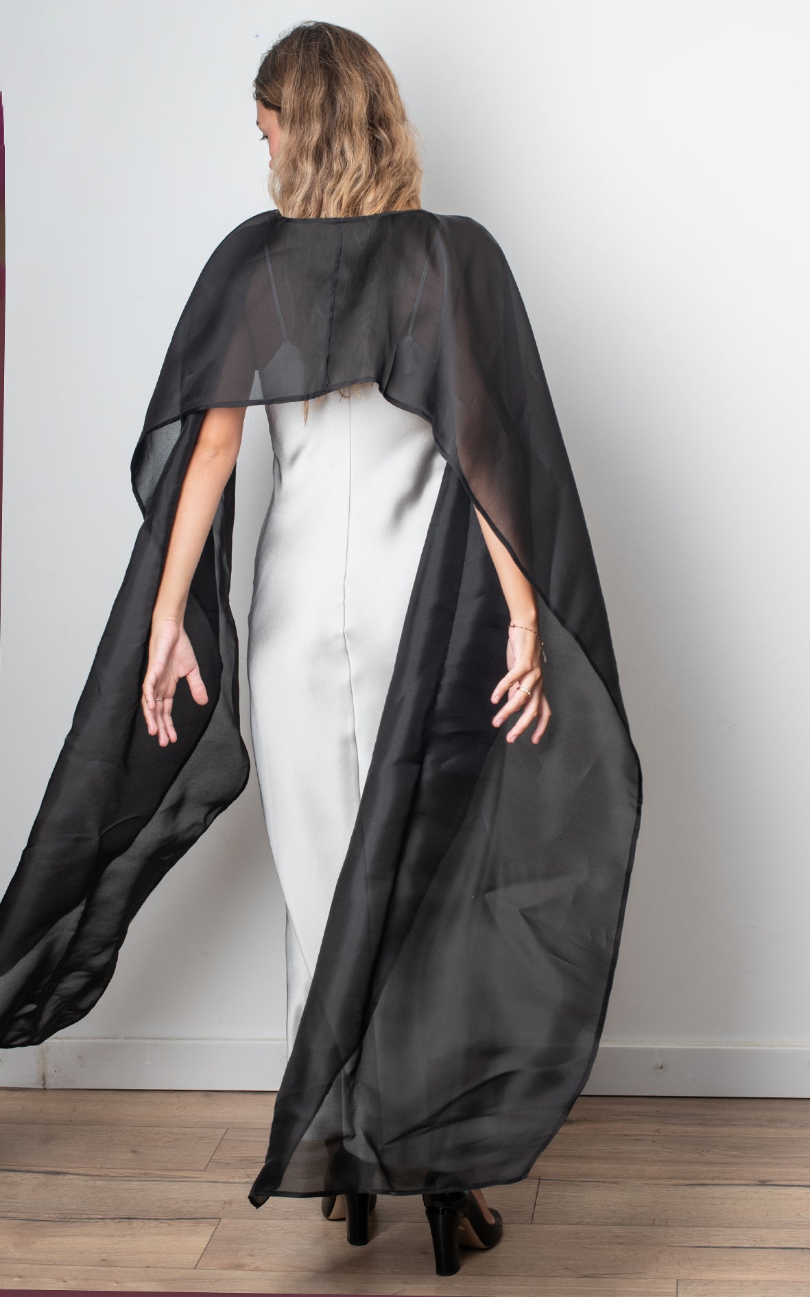 Capa negra organza