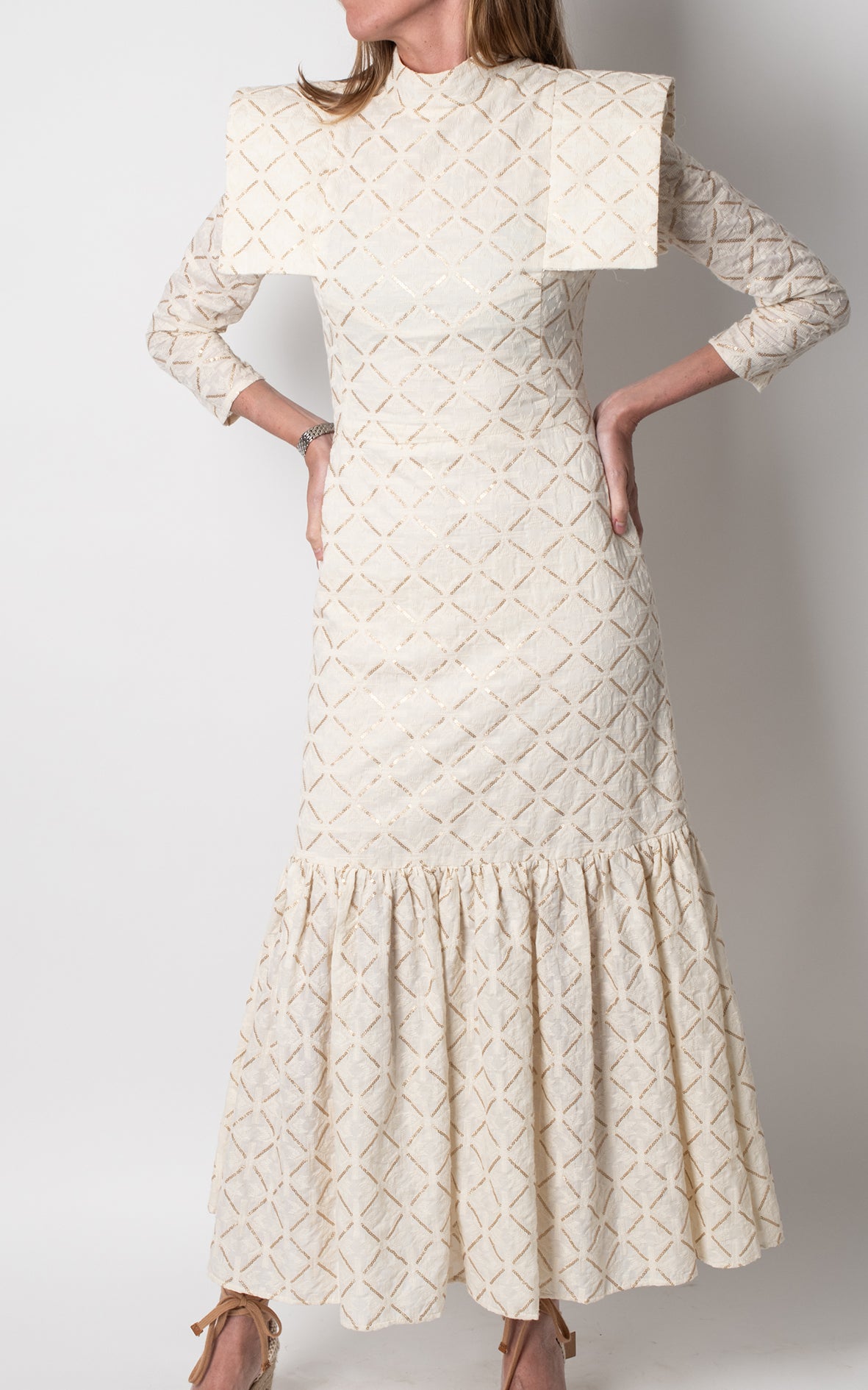 Vestido África beige y dorado