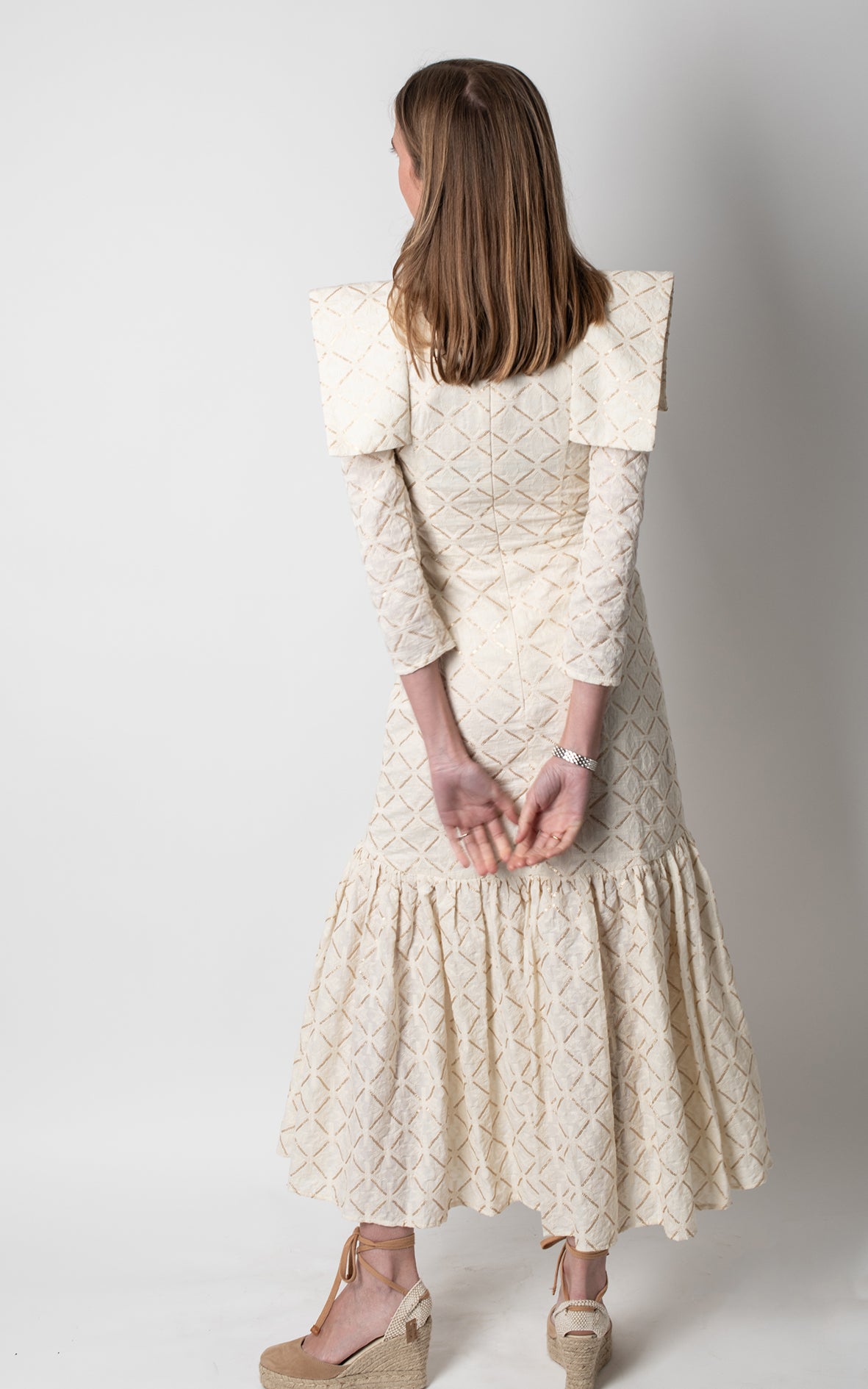 Vestido África beige y dorado